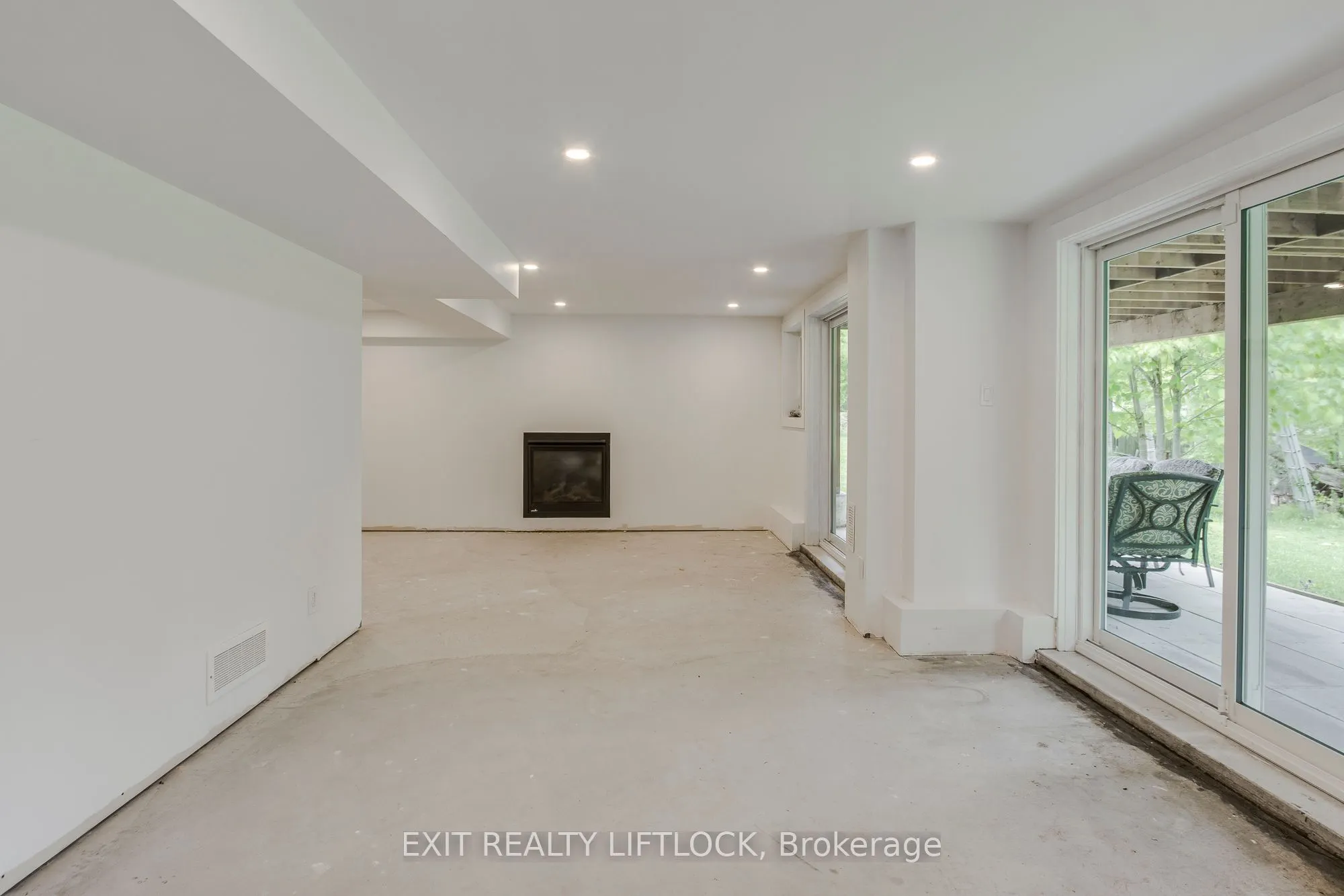 77 Polish Avenue