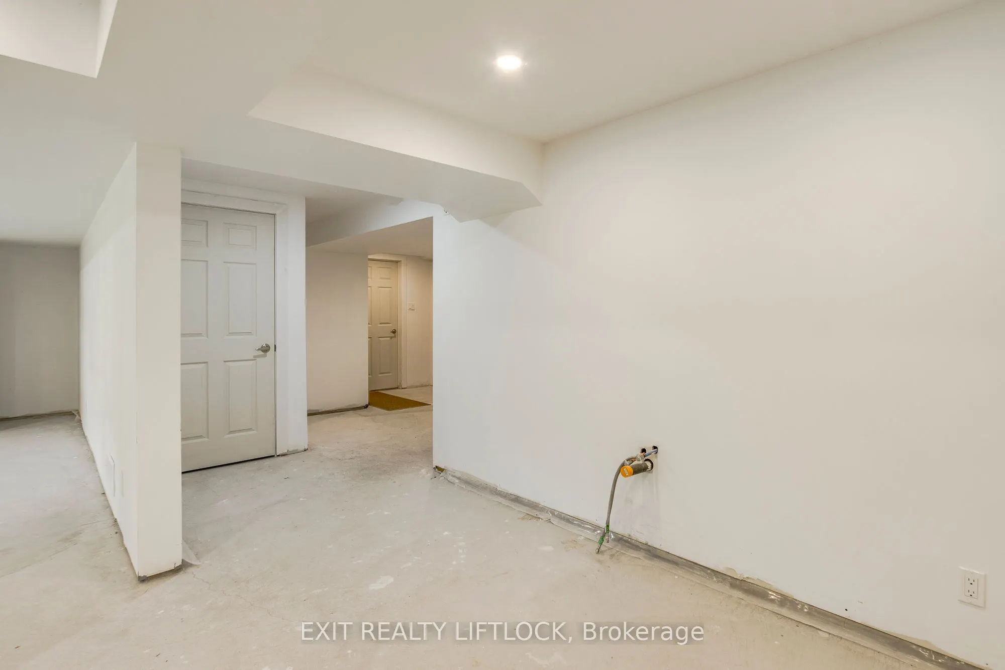 77 Polish Avenue