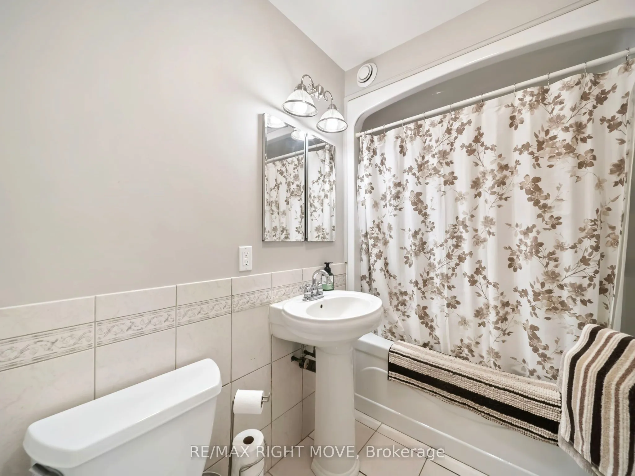 4672 Zachary Crescent