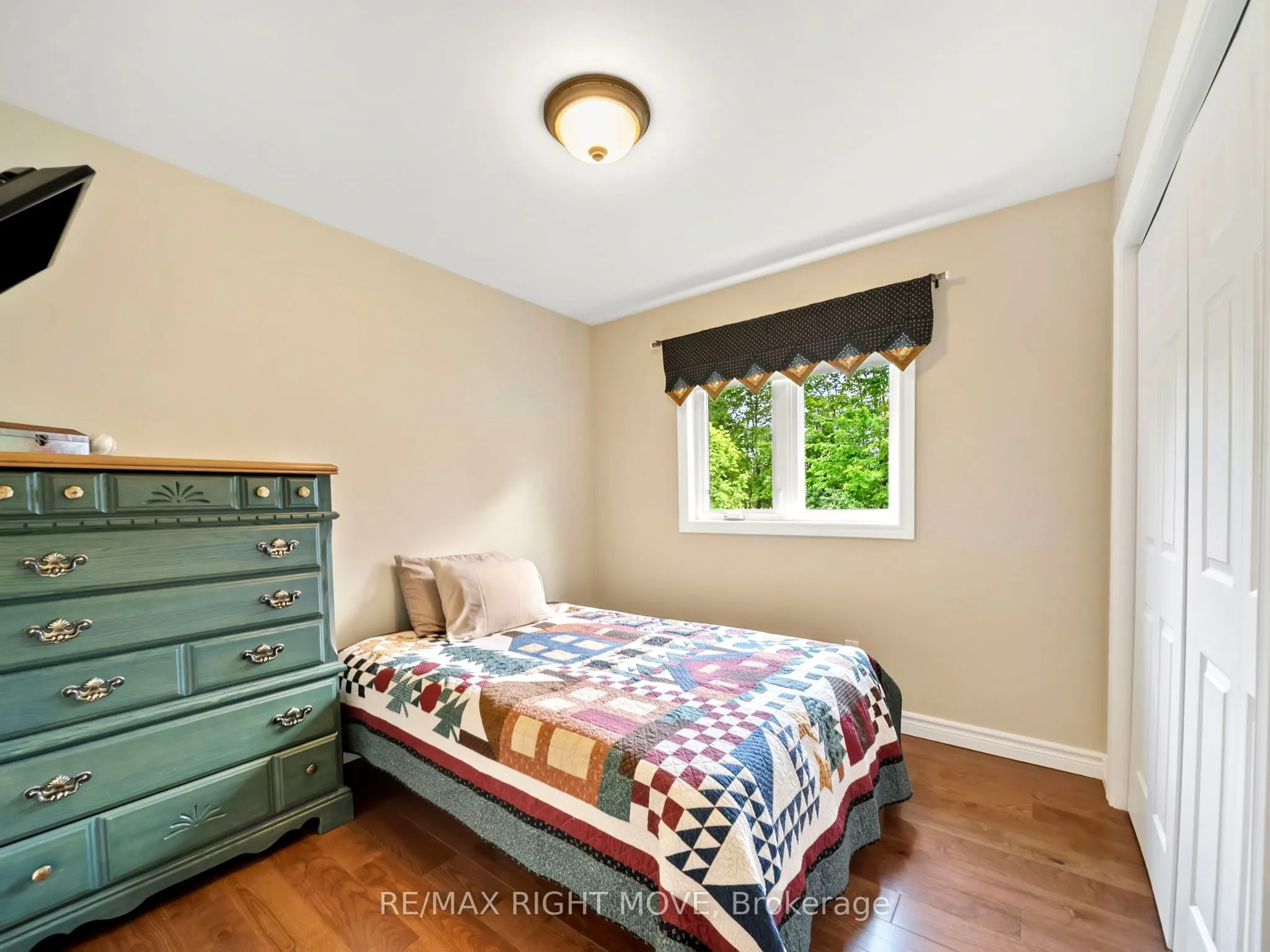 4672 Zachary Crescent
