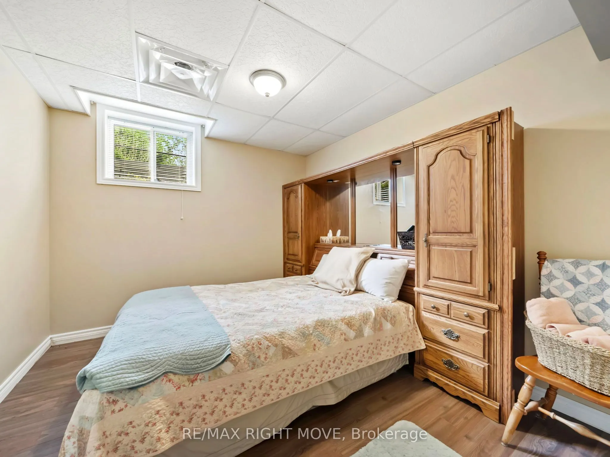 4672 Zachary Crescent