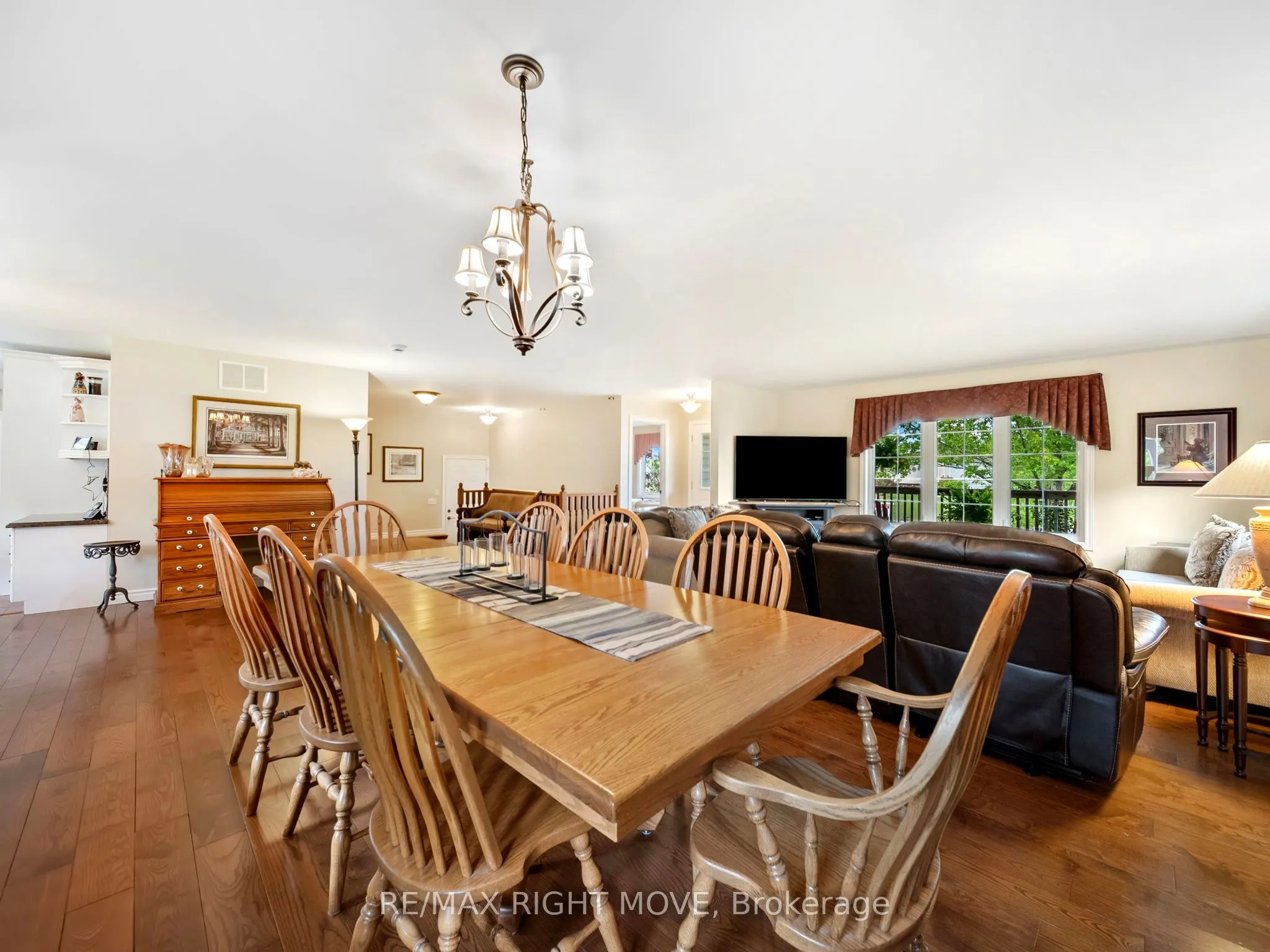 4672 Zachary Crescent