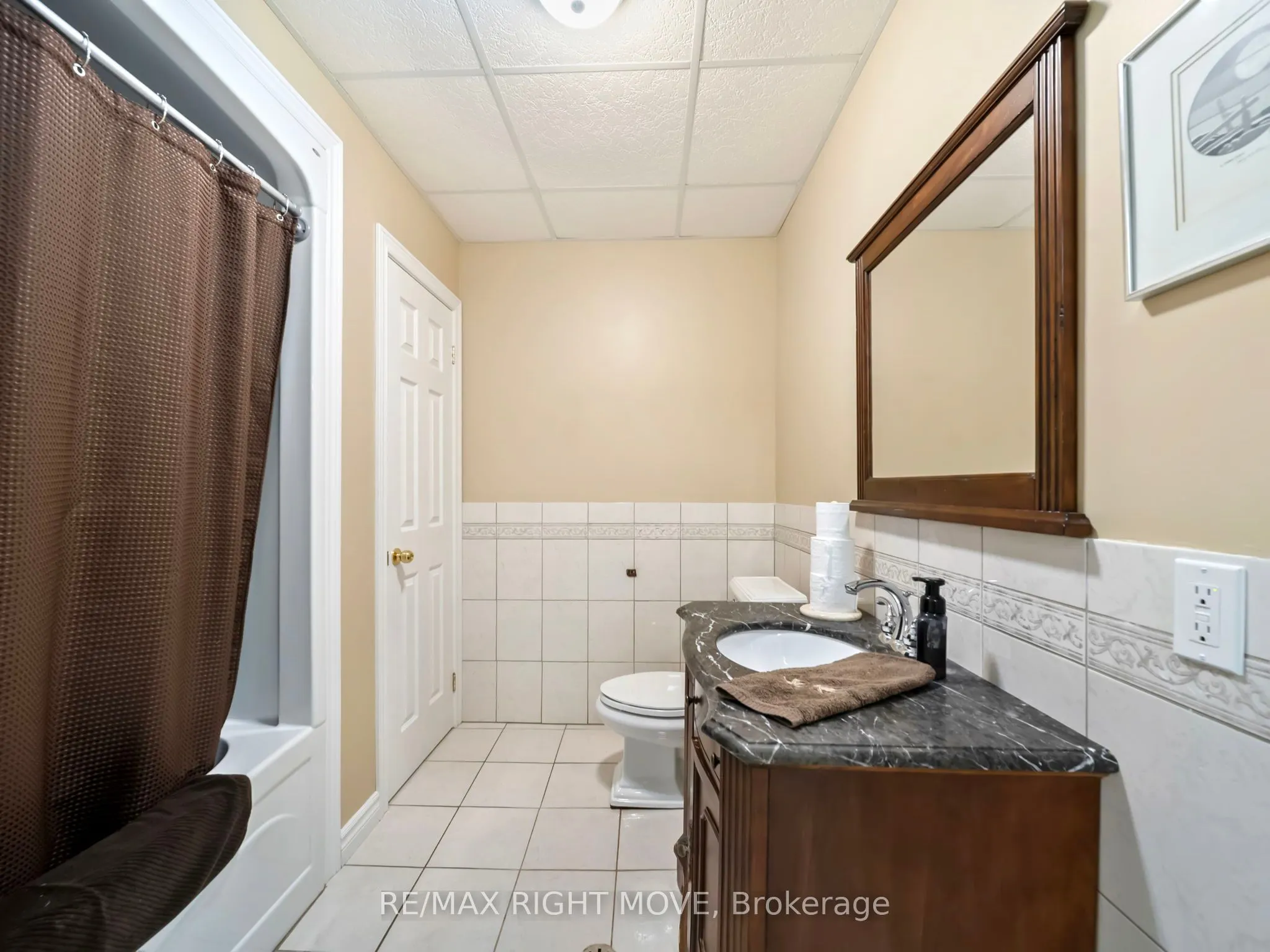 4672 Zachary Crescent