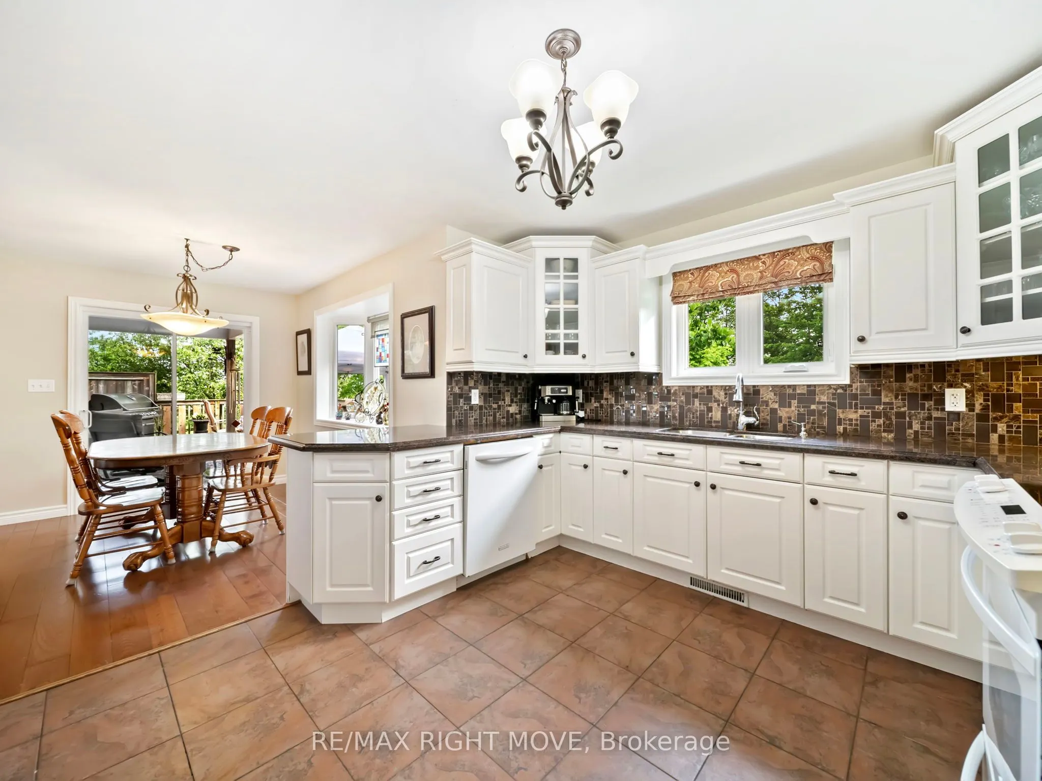 4672 Zachary Crescent