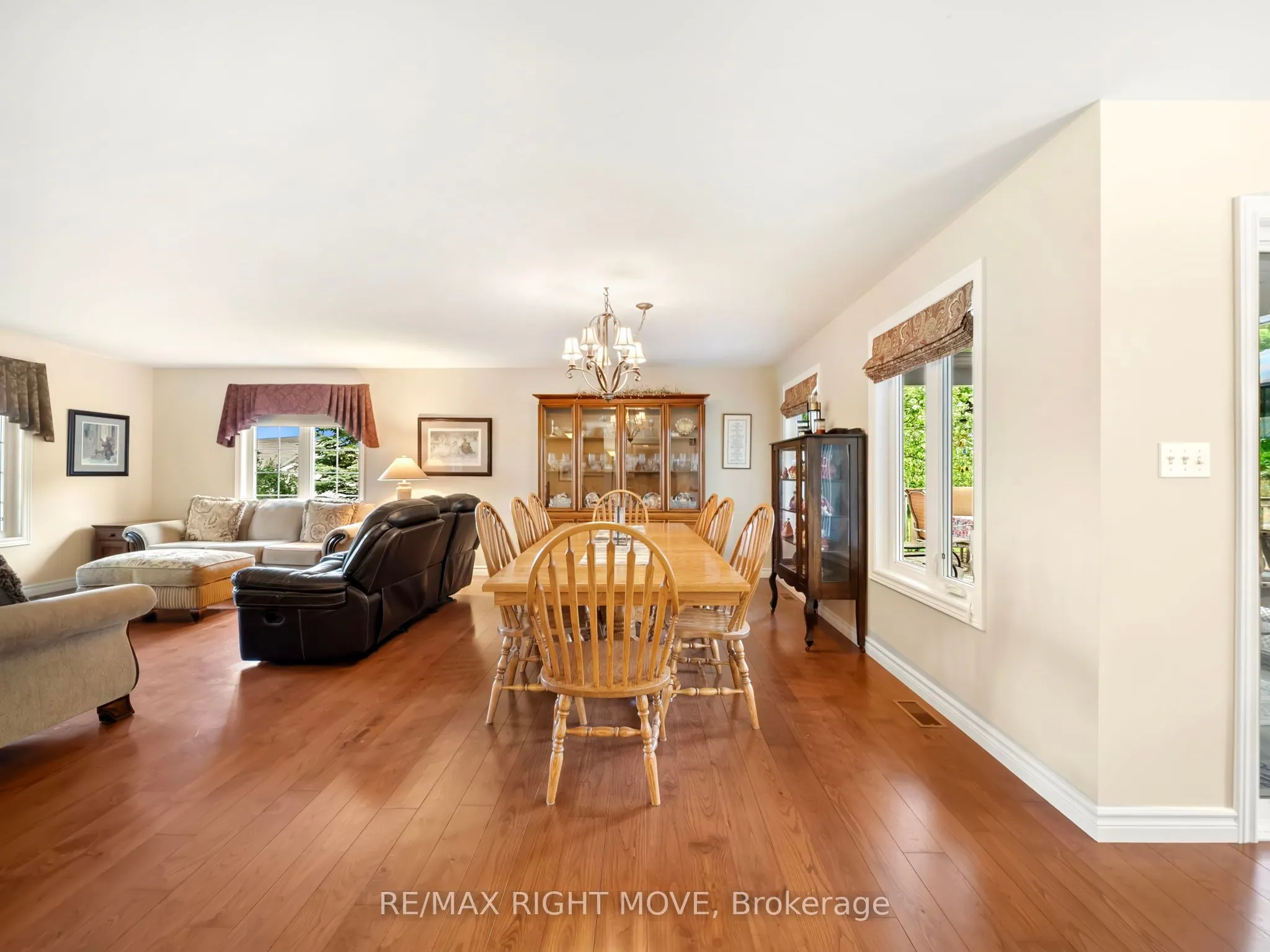 4672 Zachary Crescent