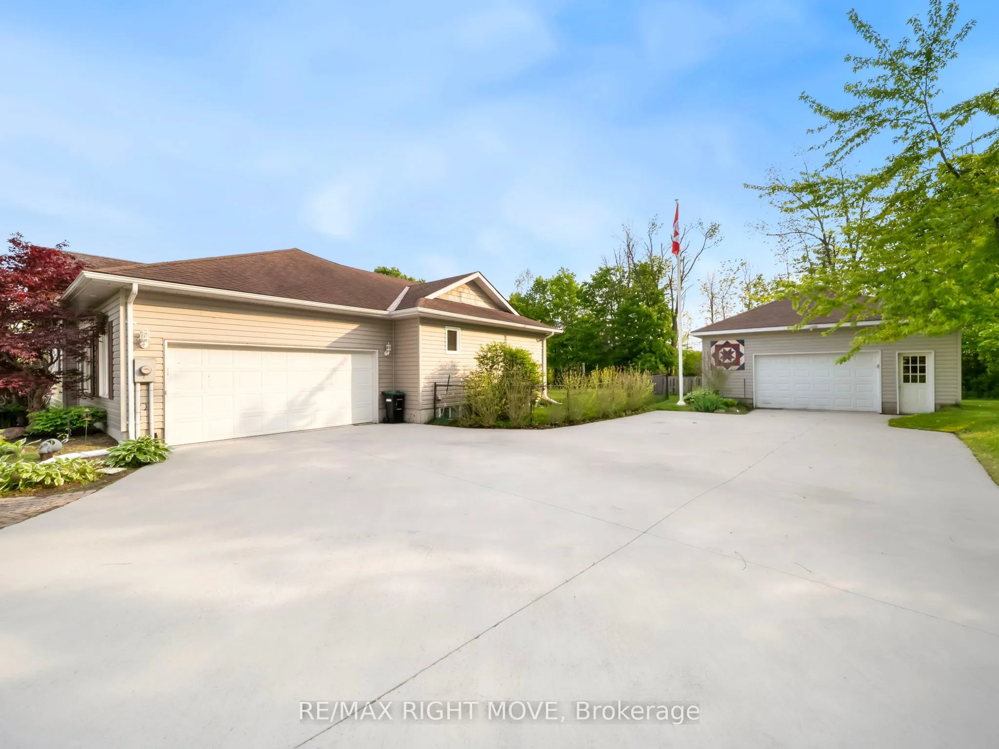 4672 Zachary Crescent