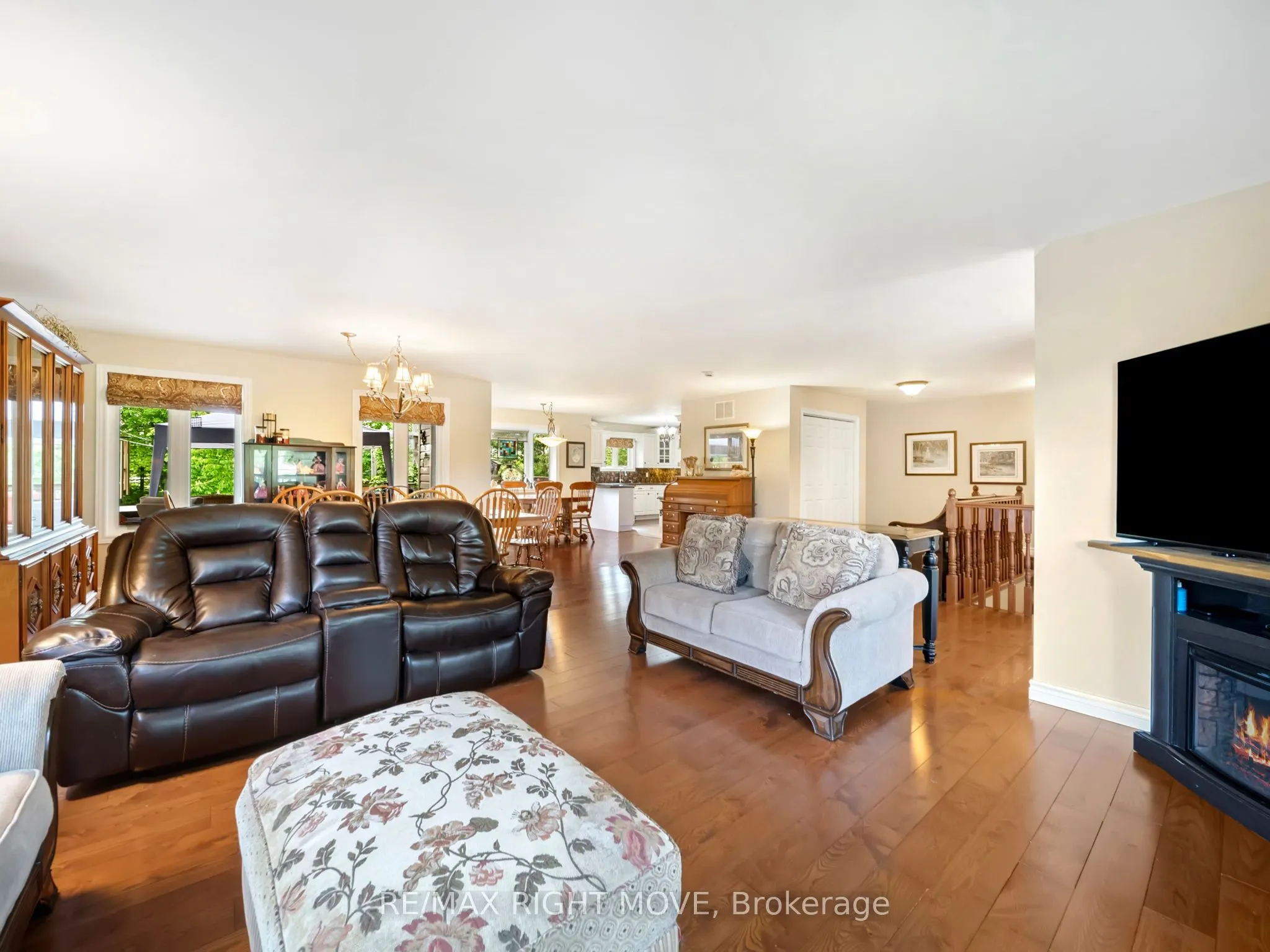 4672 Zachary Crescent