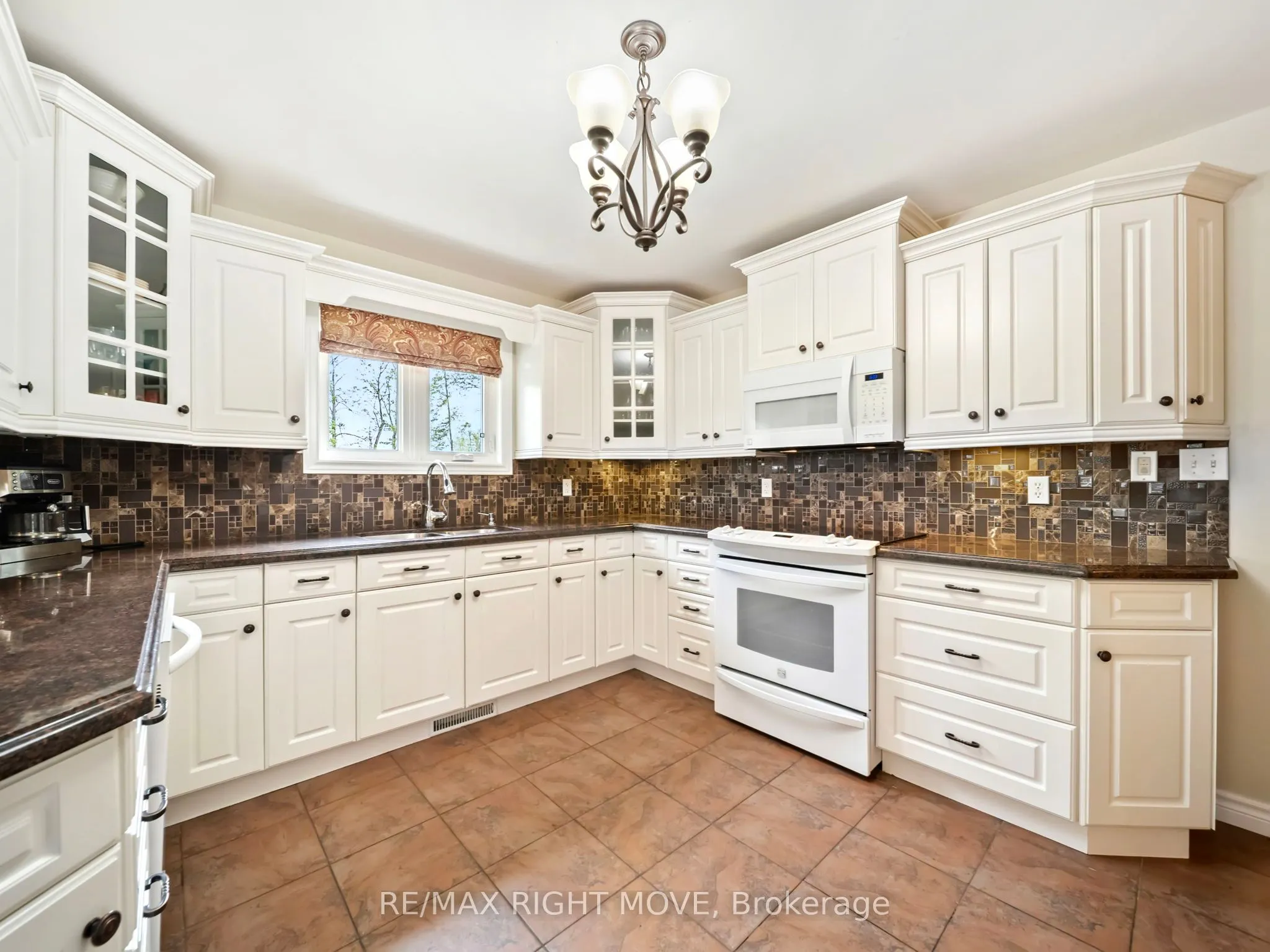 4672 Zachary Crescent