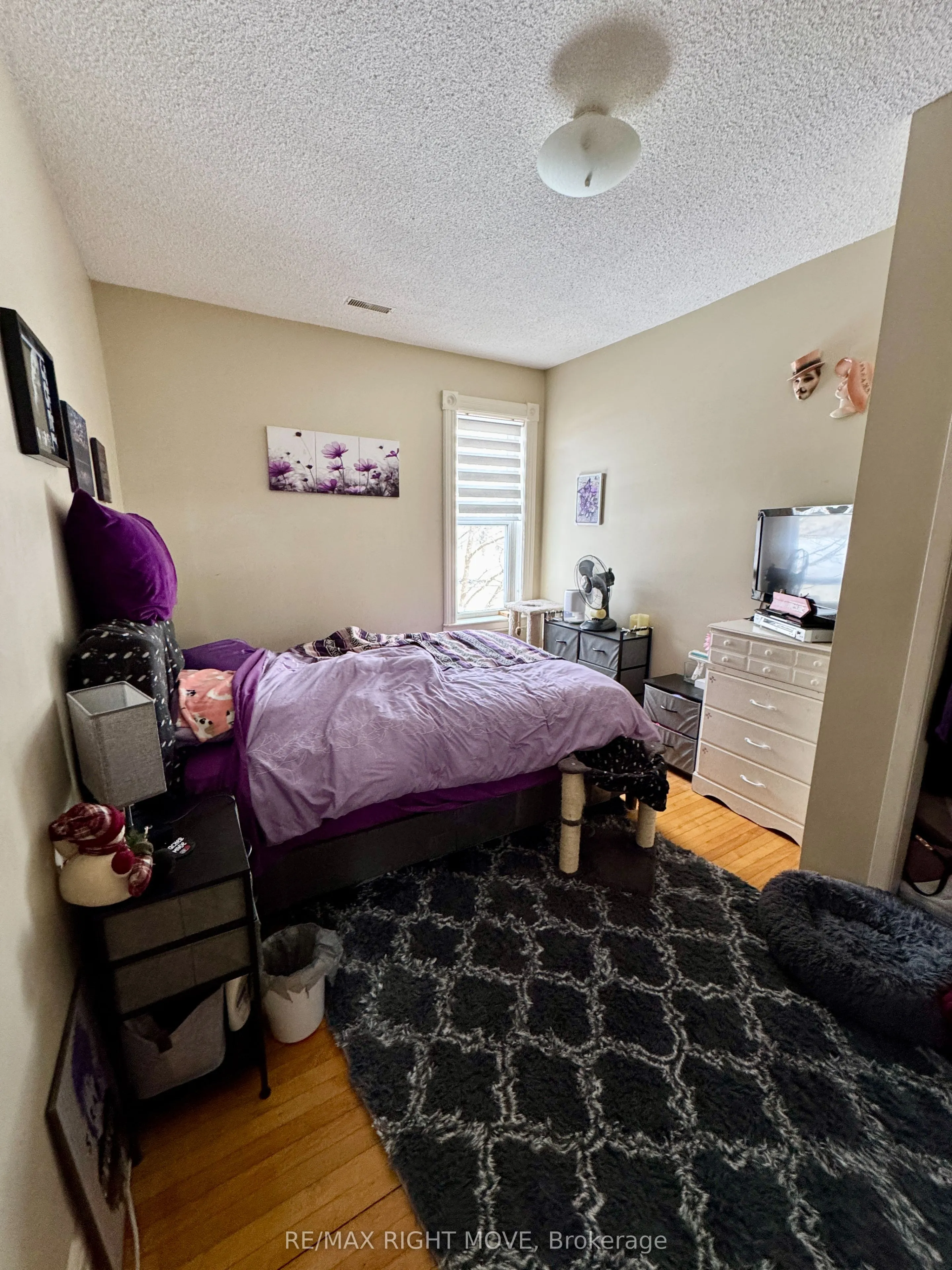 264 Mississaga Street W