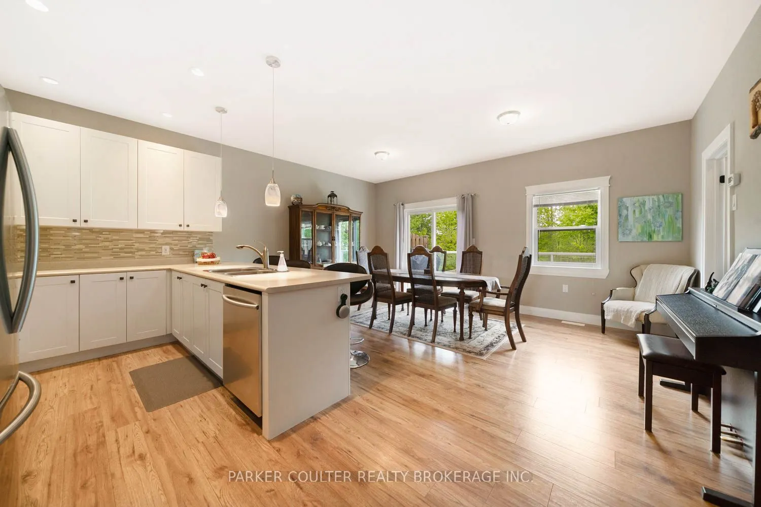 2616 Grand Tamarack Crescent