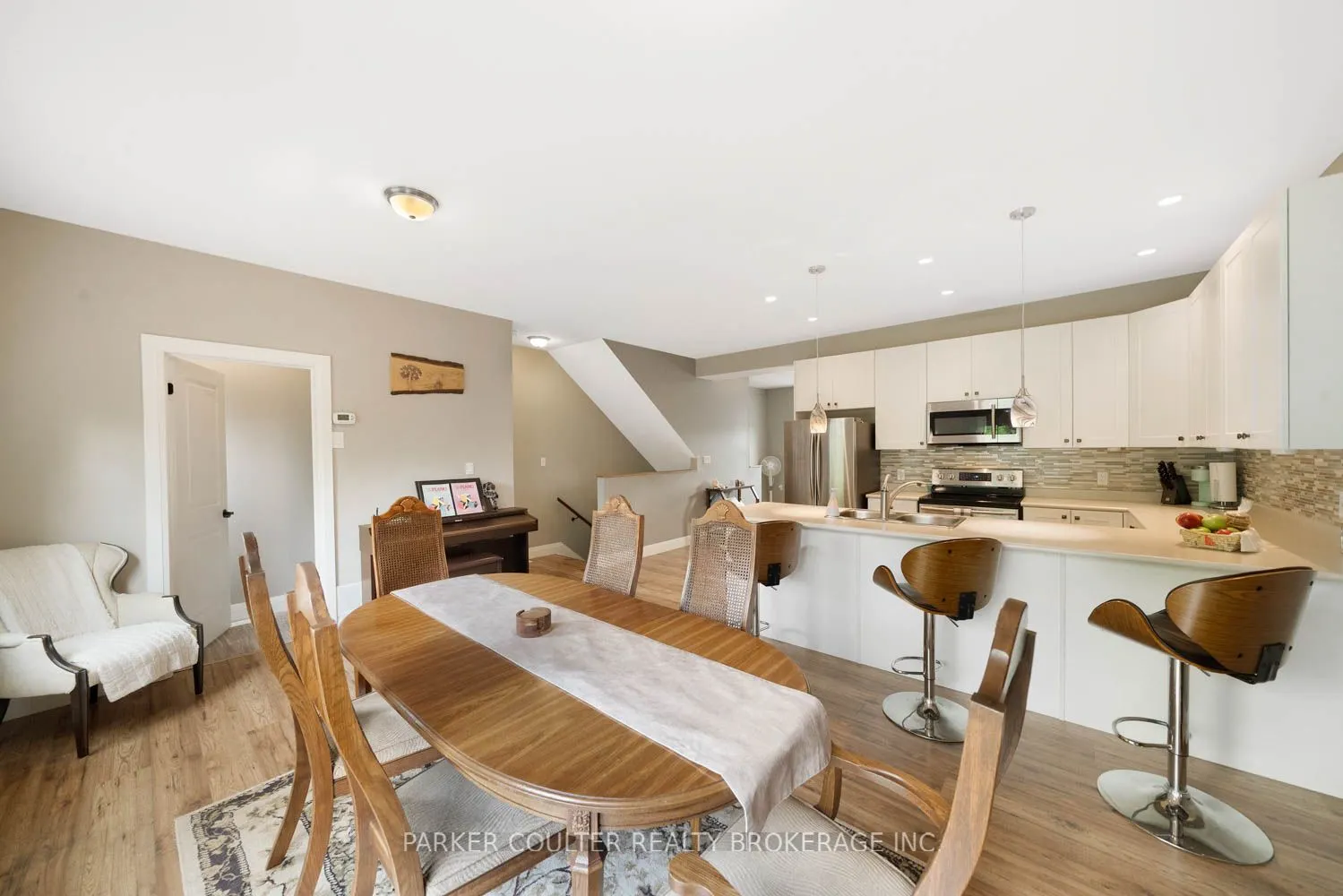 2616 Grand Tamarack Crescent