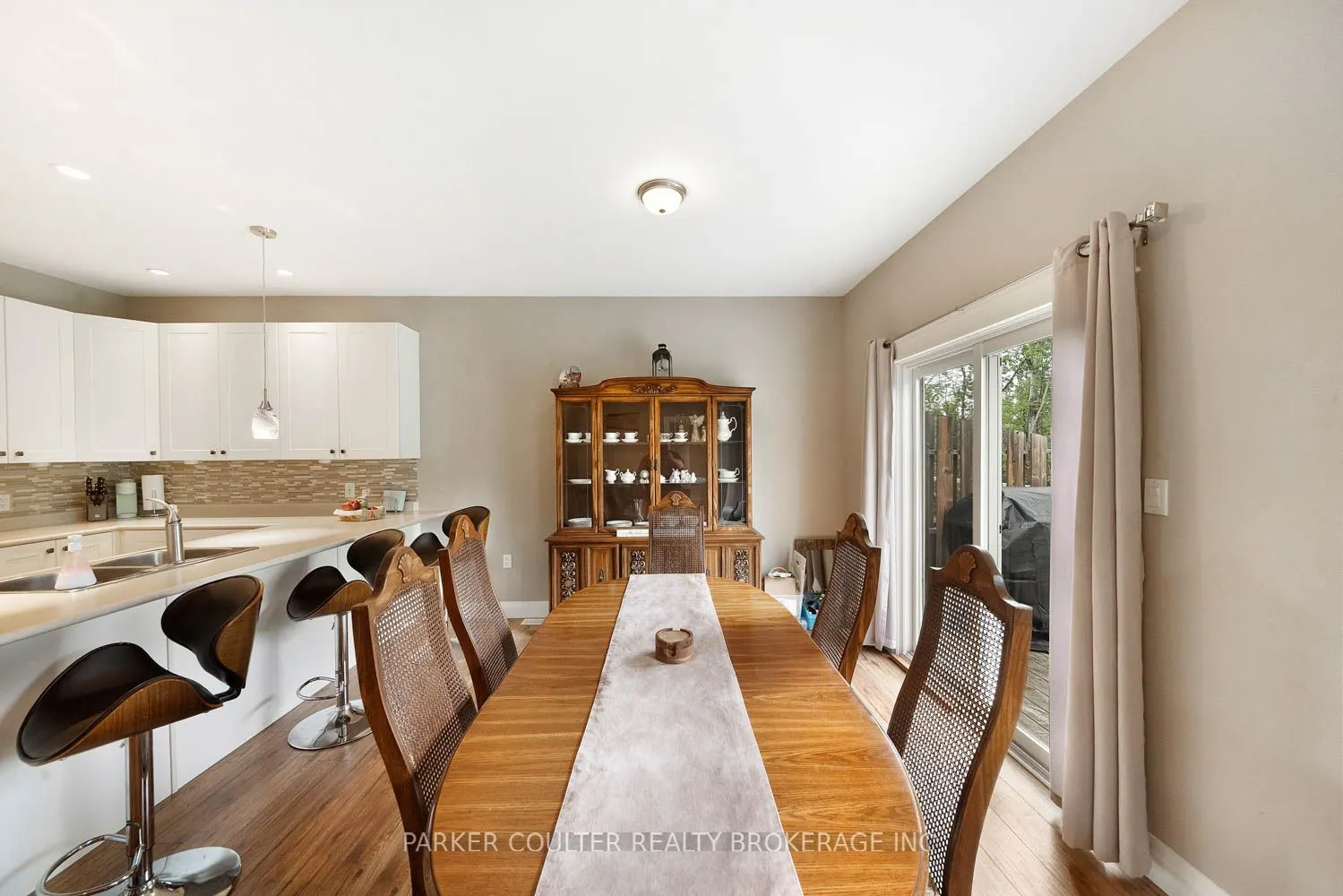 2616 Grand Tamarack Crescent