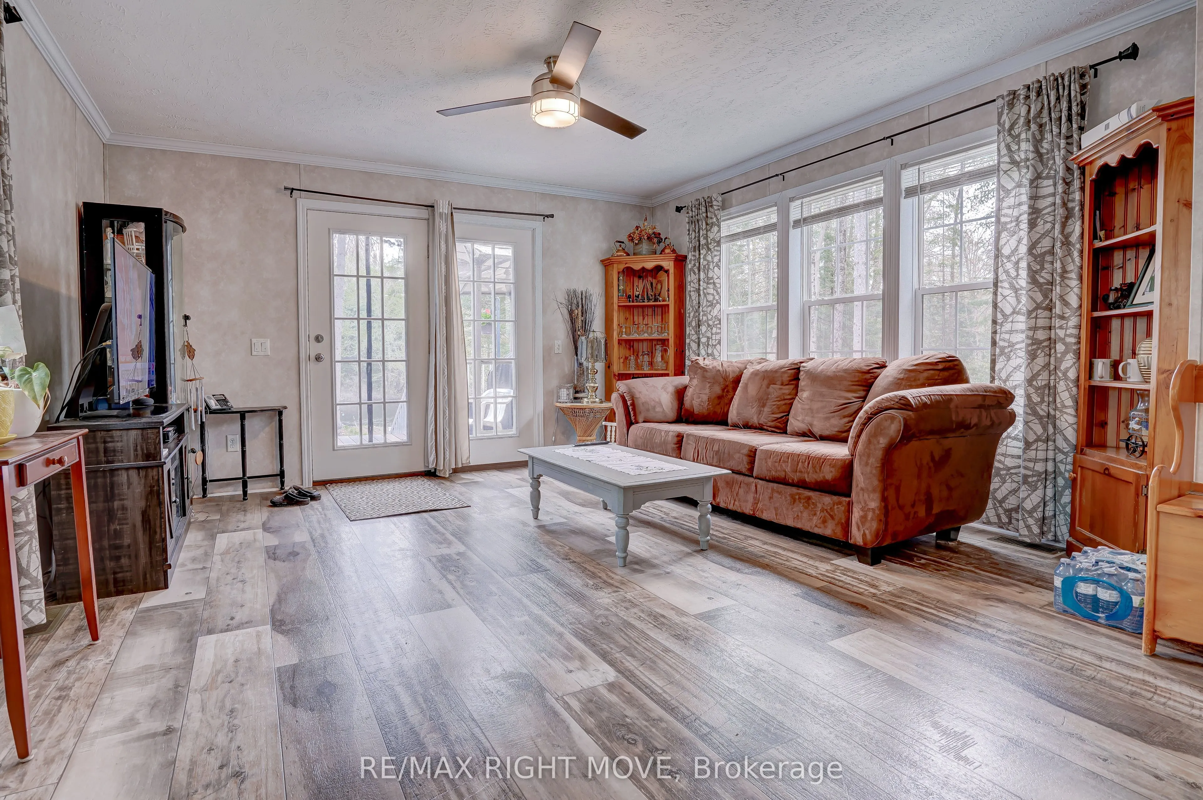 6593 Pioneer Village Lane