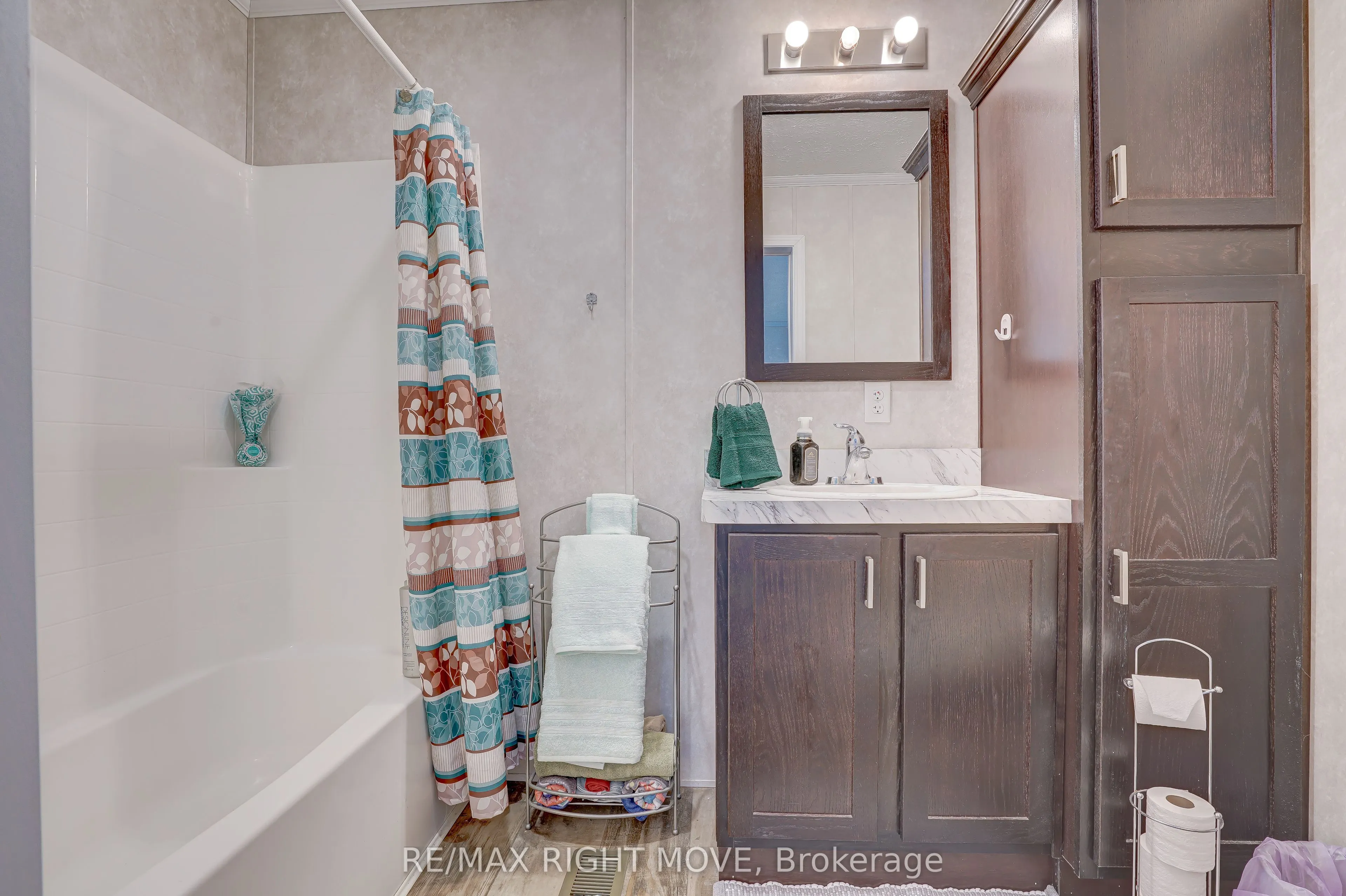 6593 Pioneer Village Lane