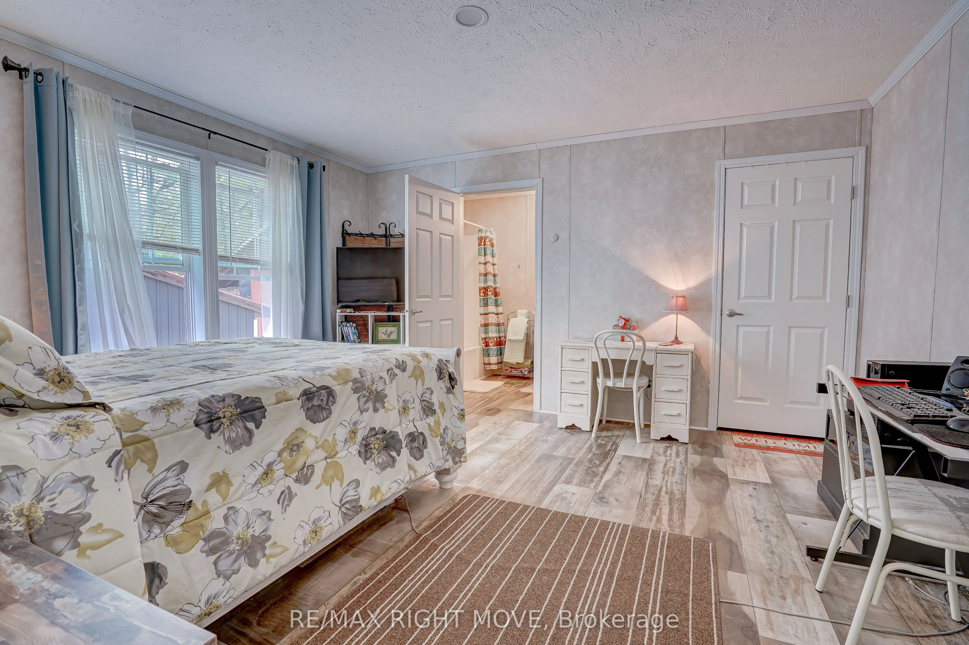 6593 Pioneer Village Lane