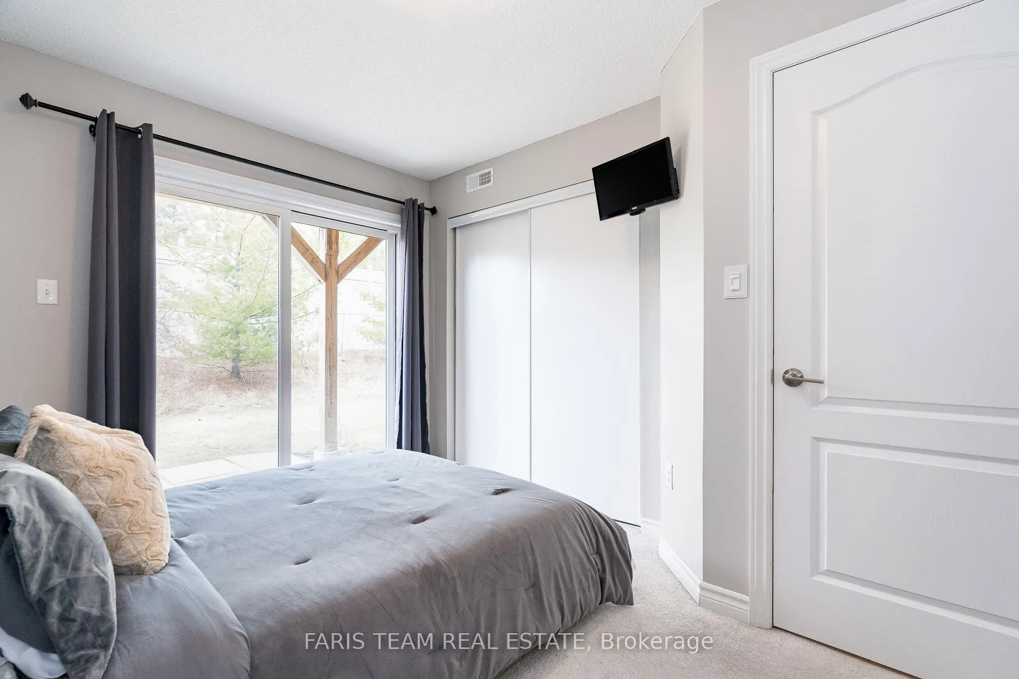 57 Ferndale Drive S, #9