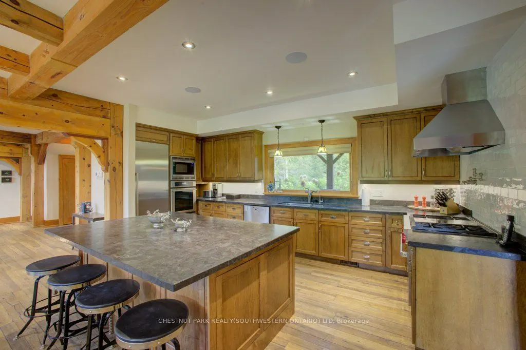 8429 Poplar Side Road