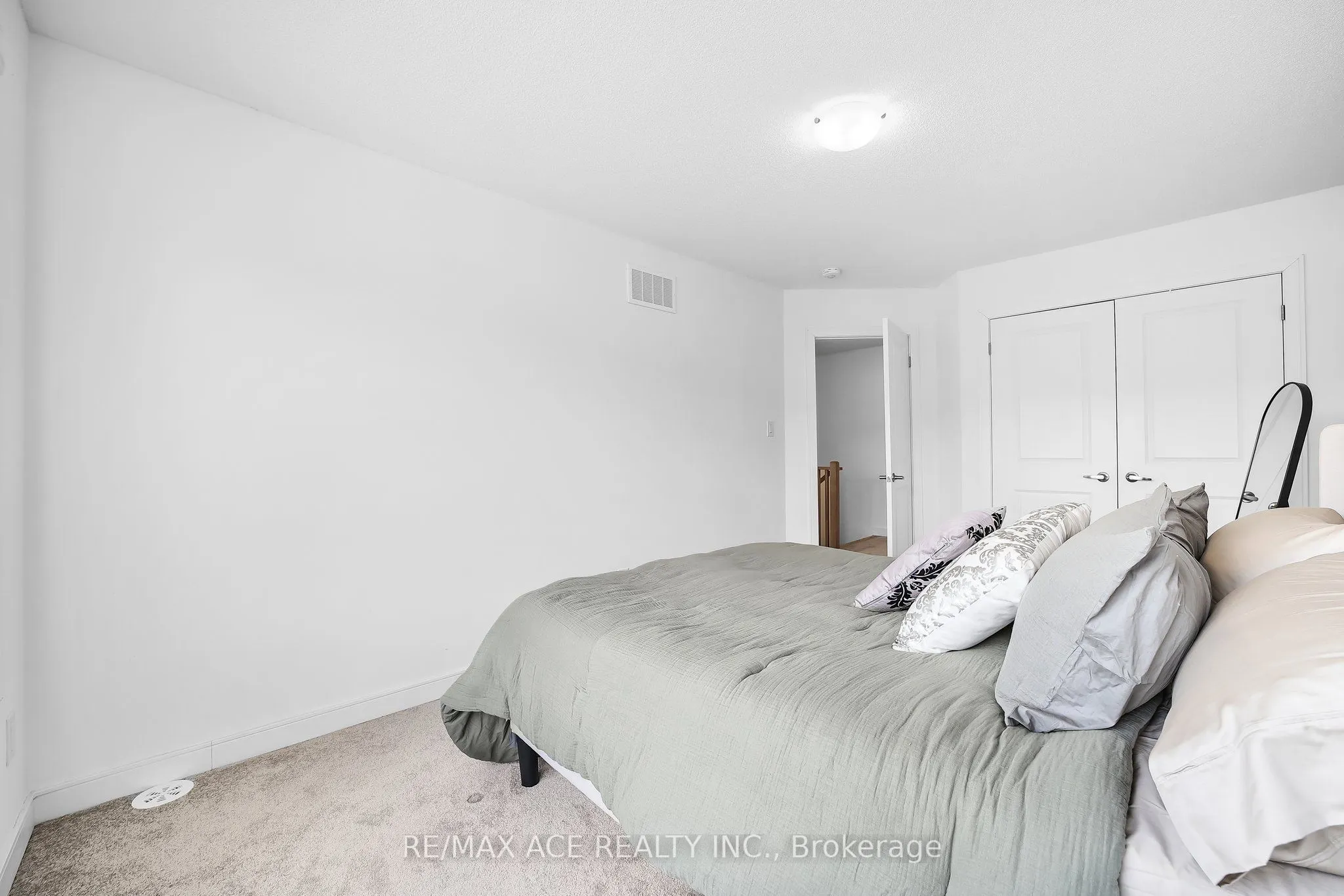 24 Spry Lane