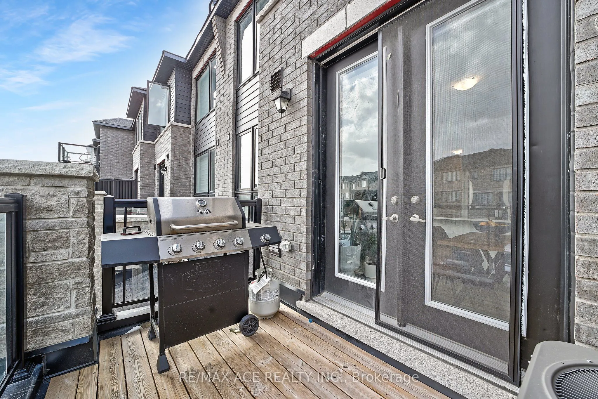 24 Spry Lane