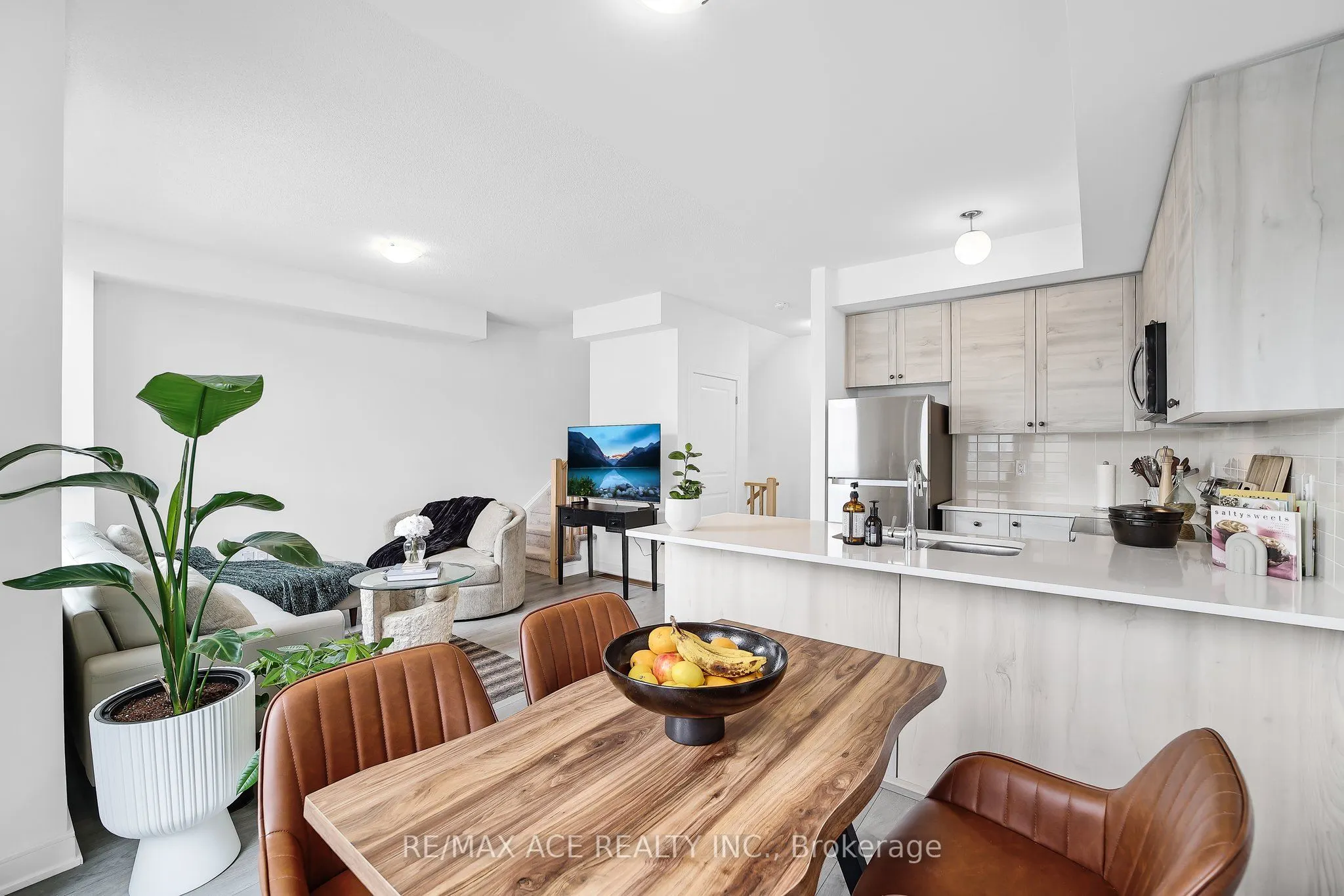 24 Spry Lane