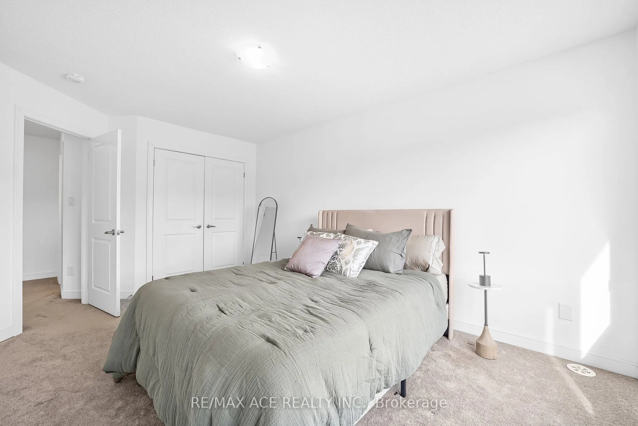 24 Spry Lane