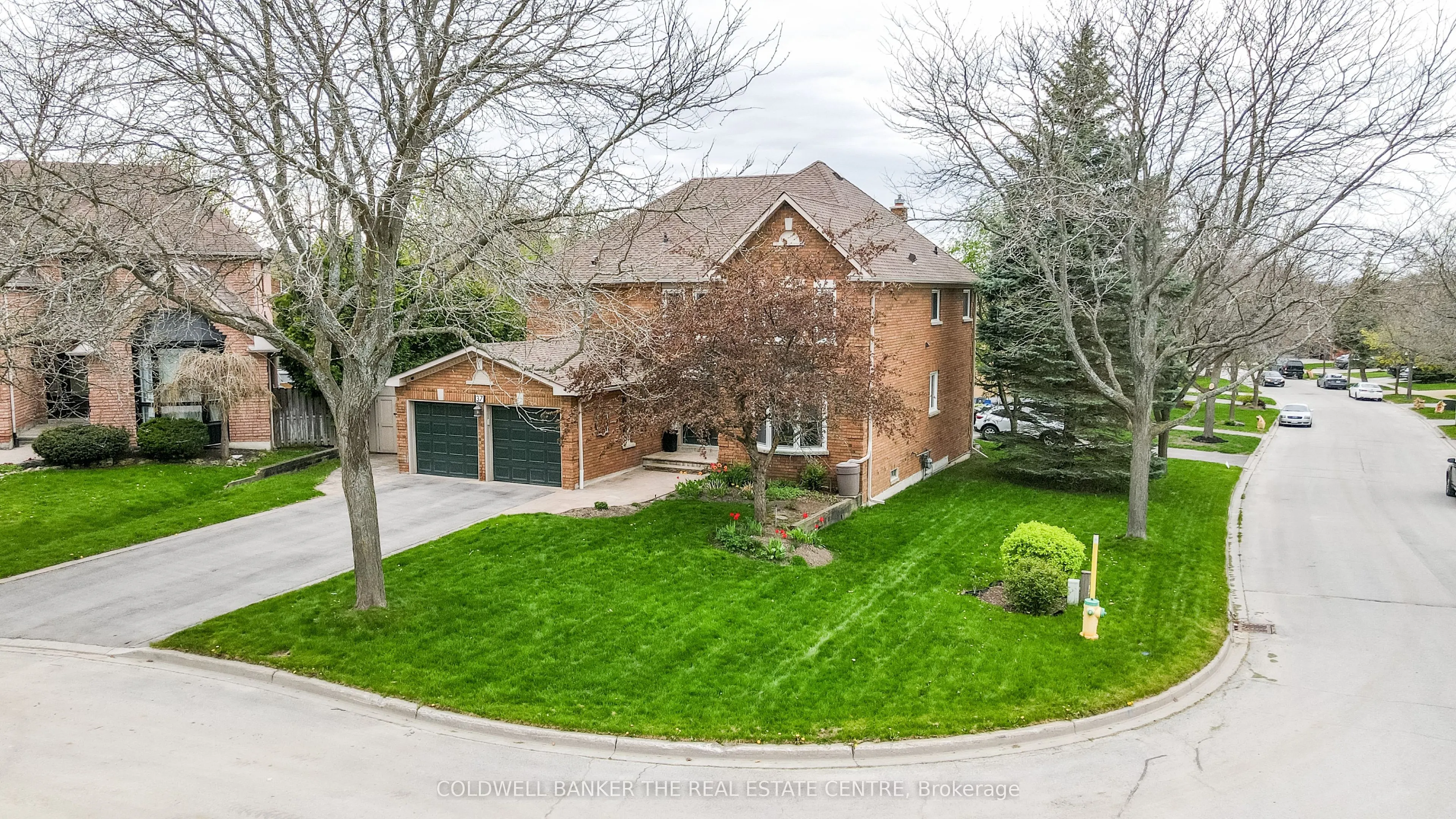 37 Falling Brook Drive