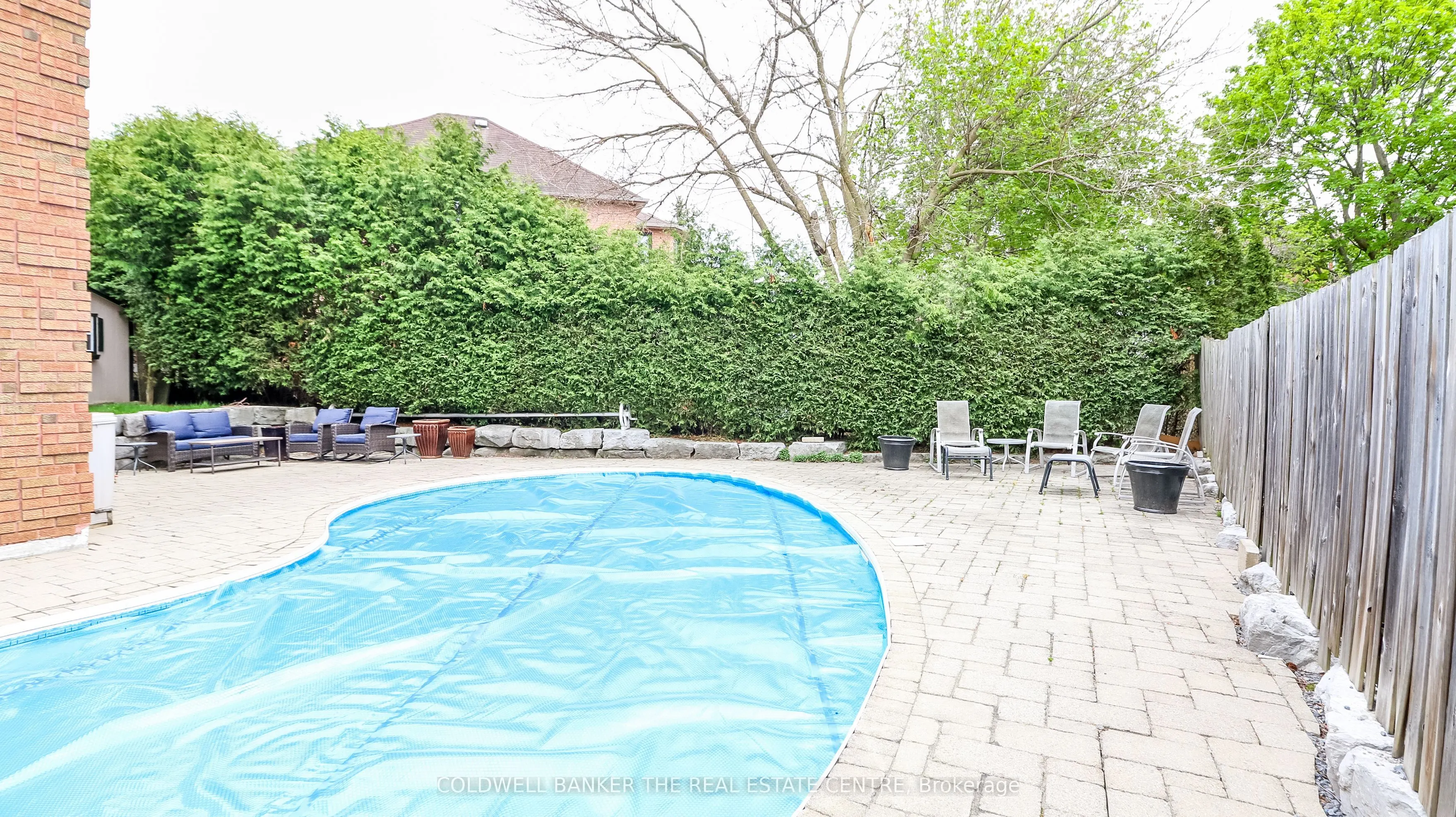 37 Falling Brook Drive