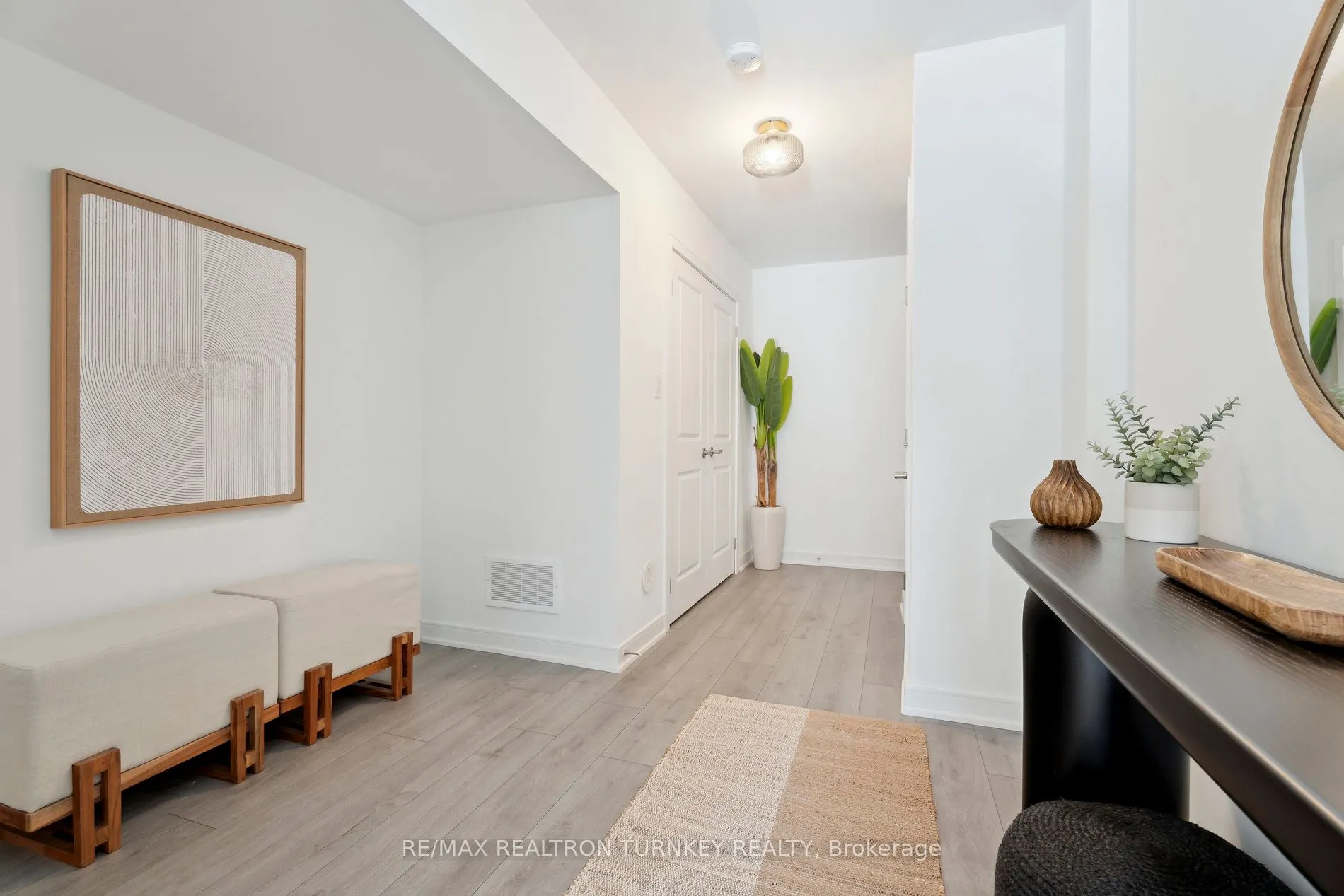 28 Spry Lane