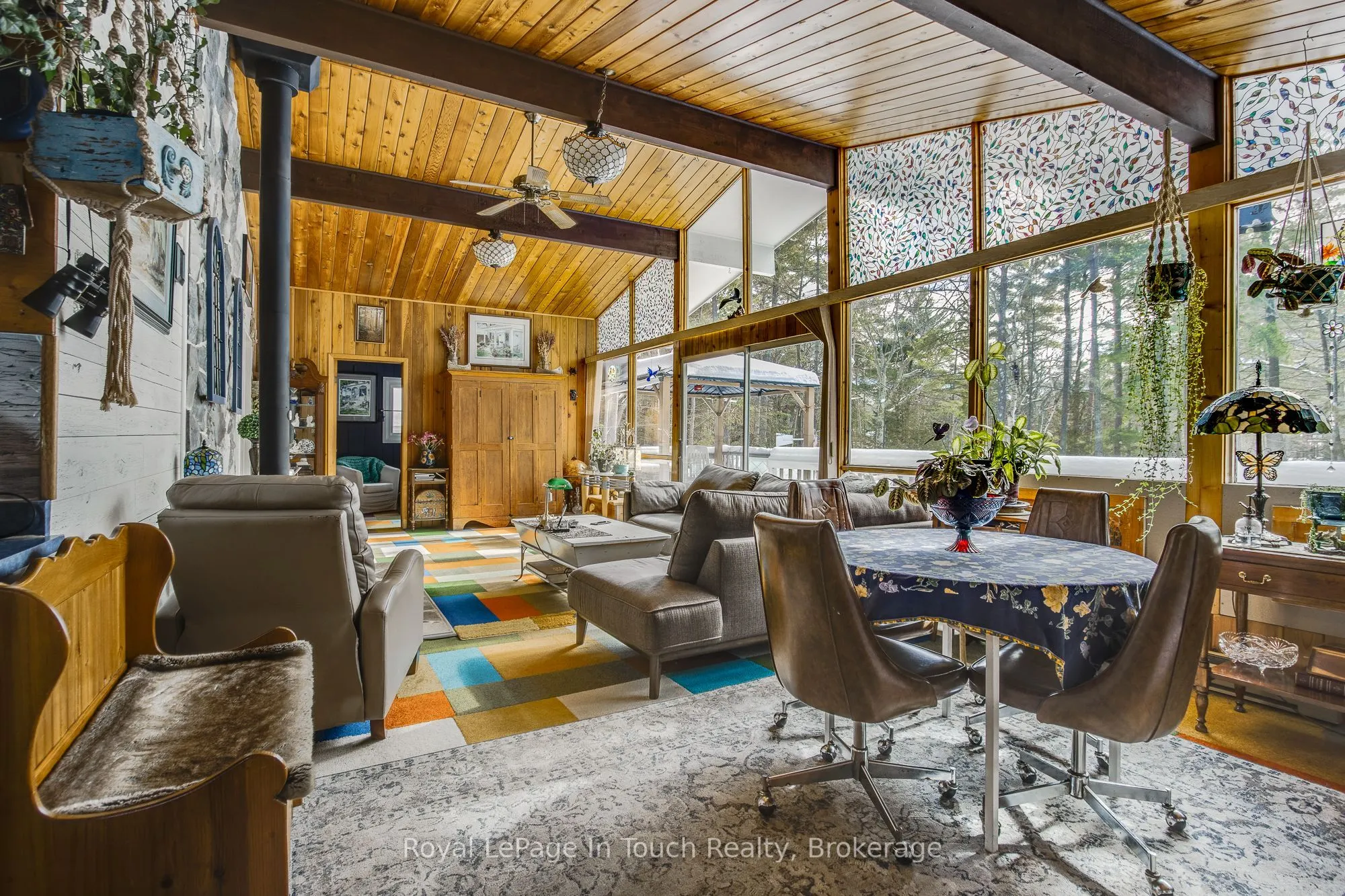 21 MOONLIGHT Court