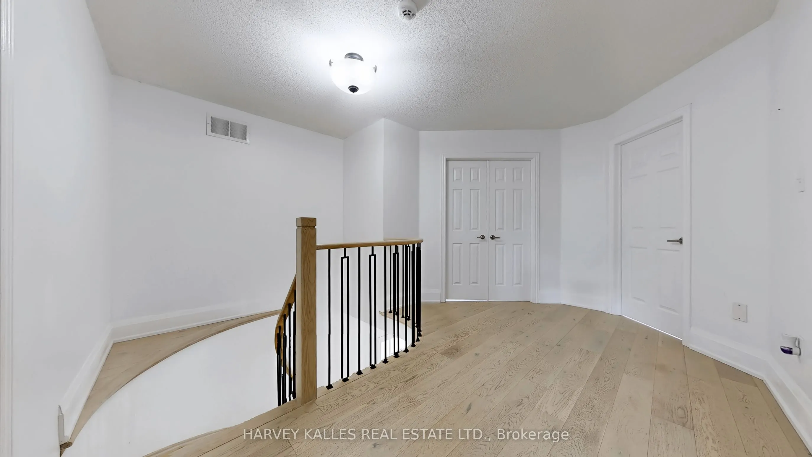 13 Oakside Court