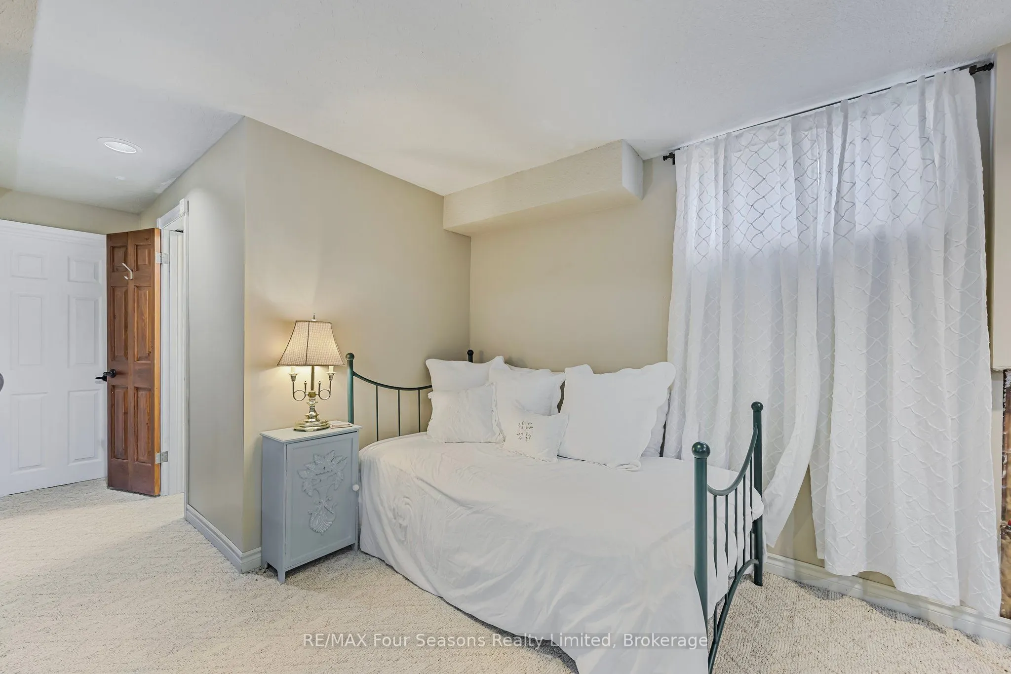 3 Sydenham Trail E