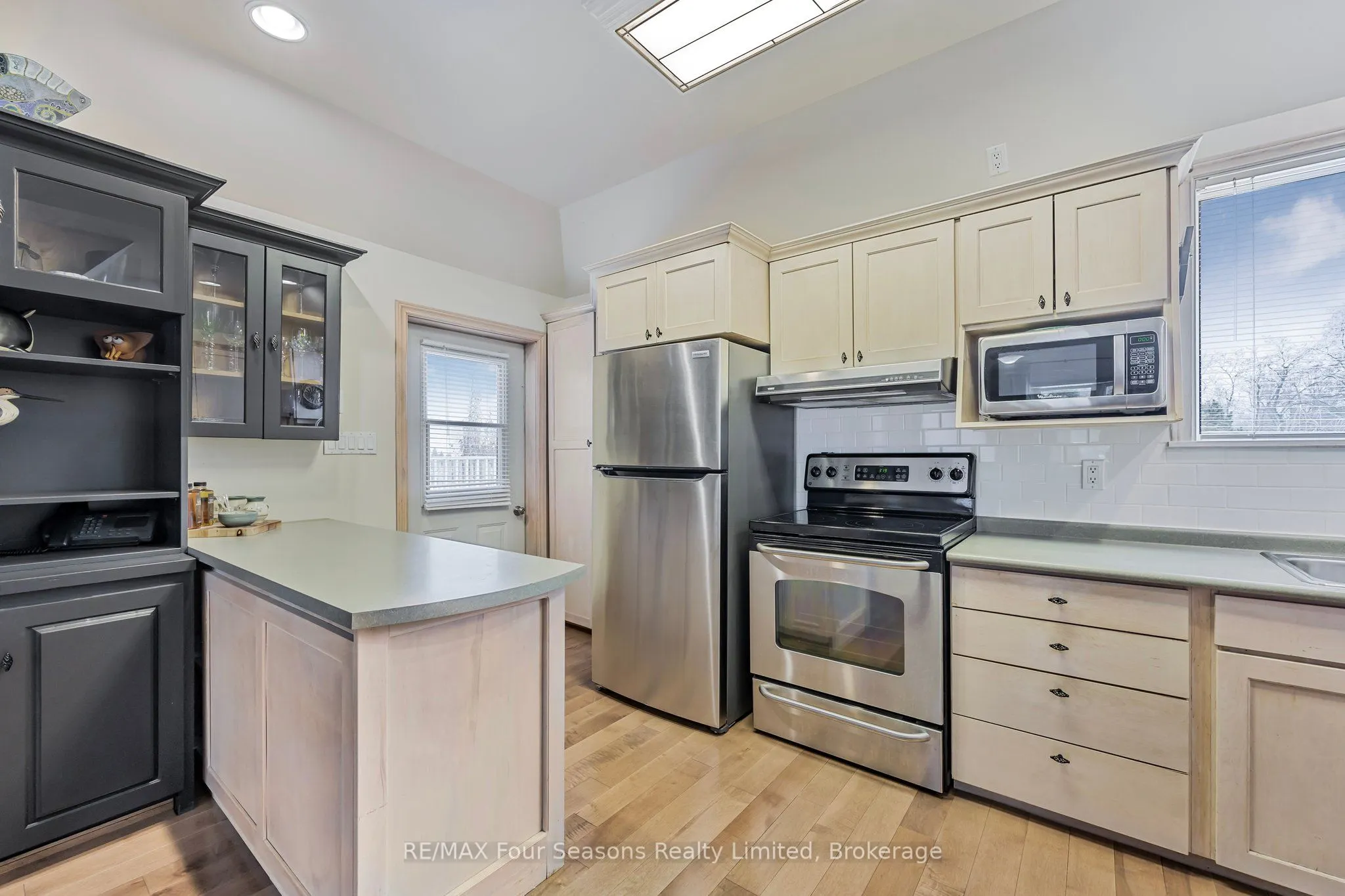 3 Sydenham Trail E