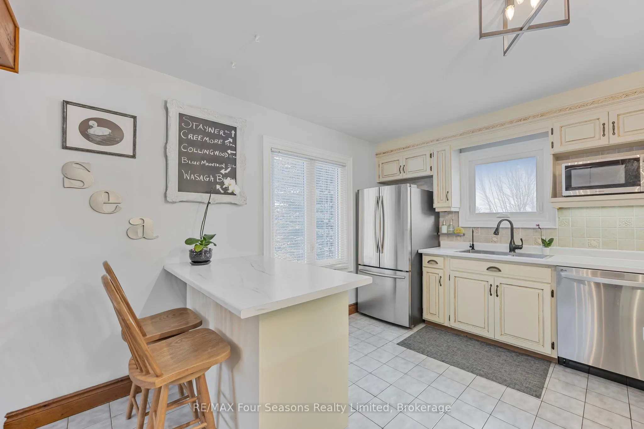 3 Sydenham Trail E
