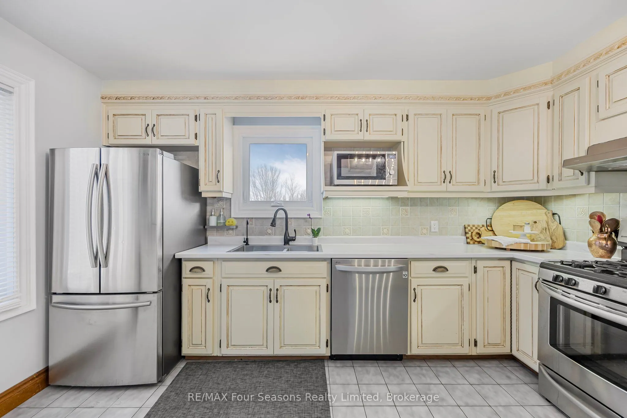 3 Sydenham Trail E