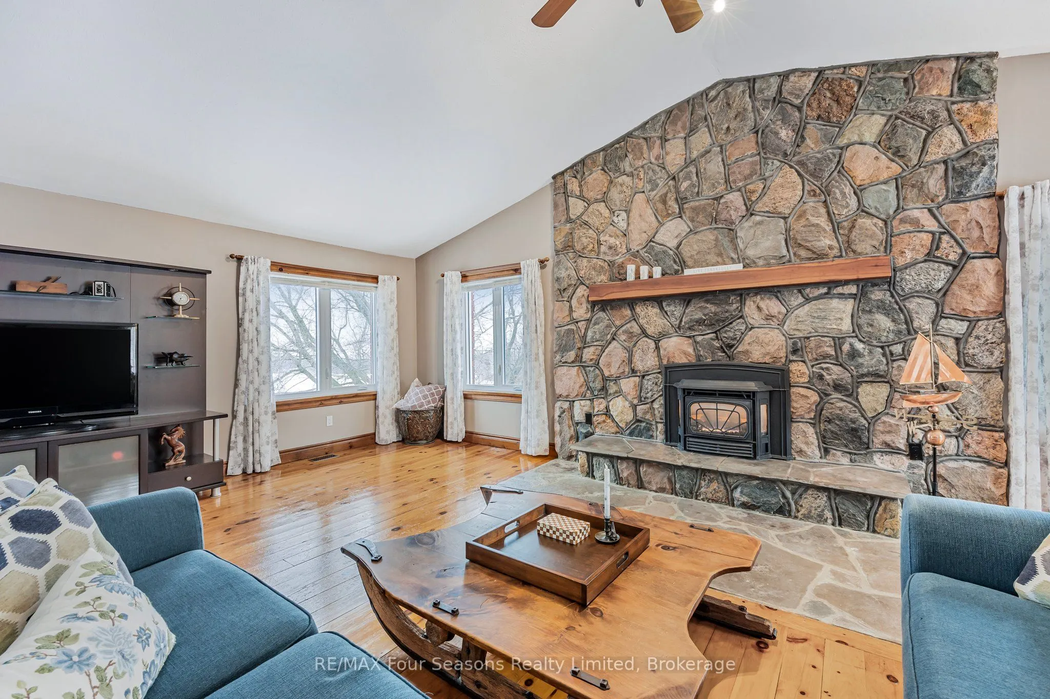 3 Sydenham Trail E