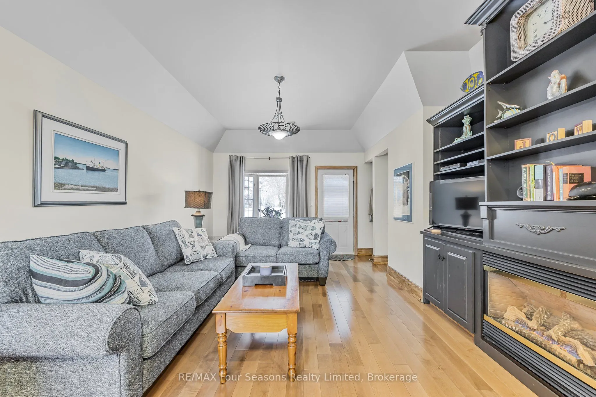 3 Sydenham Trail E