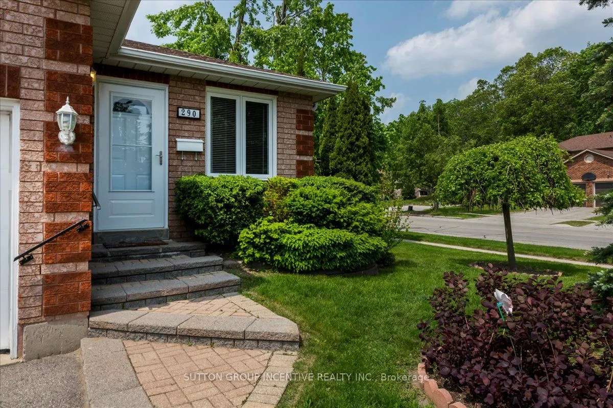 290 Cundles Road W