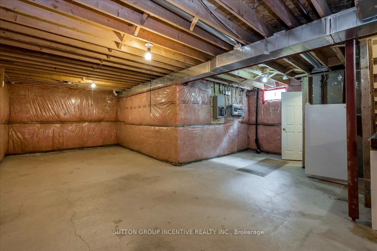 290 Cundles Road W