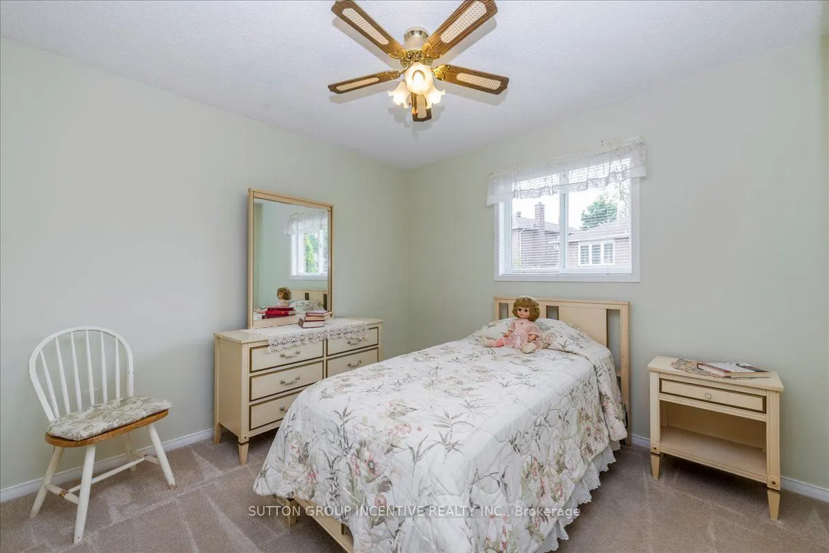 290 Cundles Road W