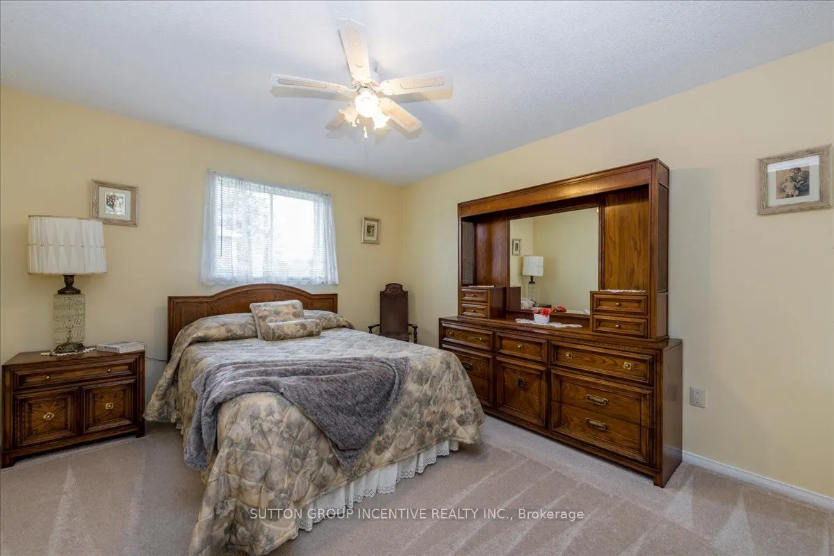 290 Cundles Road W