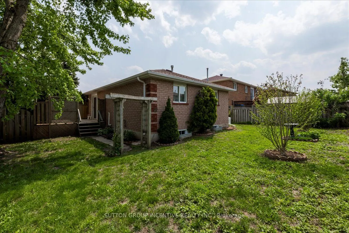 290 Cundles Road W