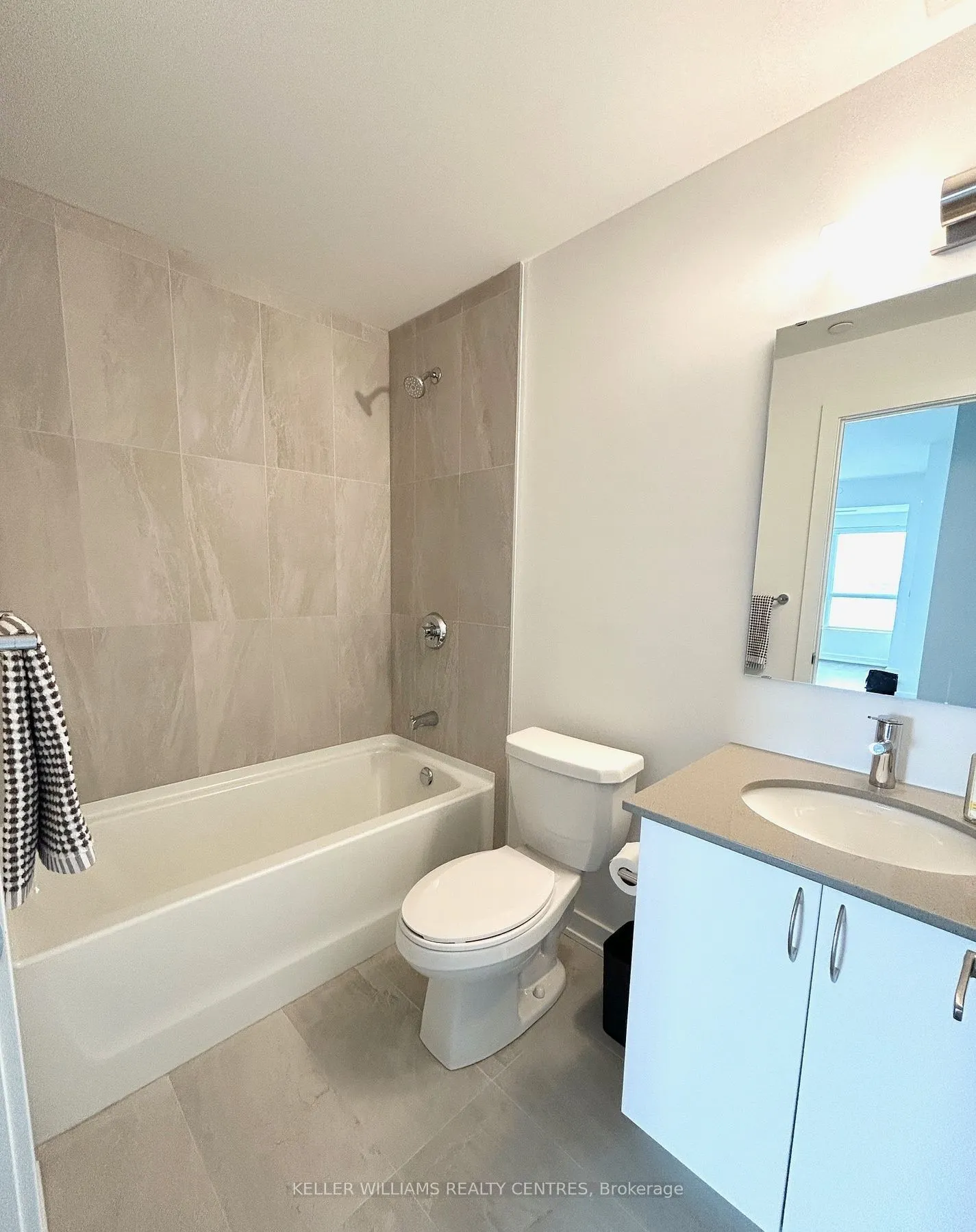 56 Lakeside Terrace, #909