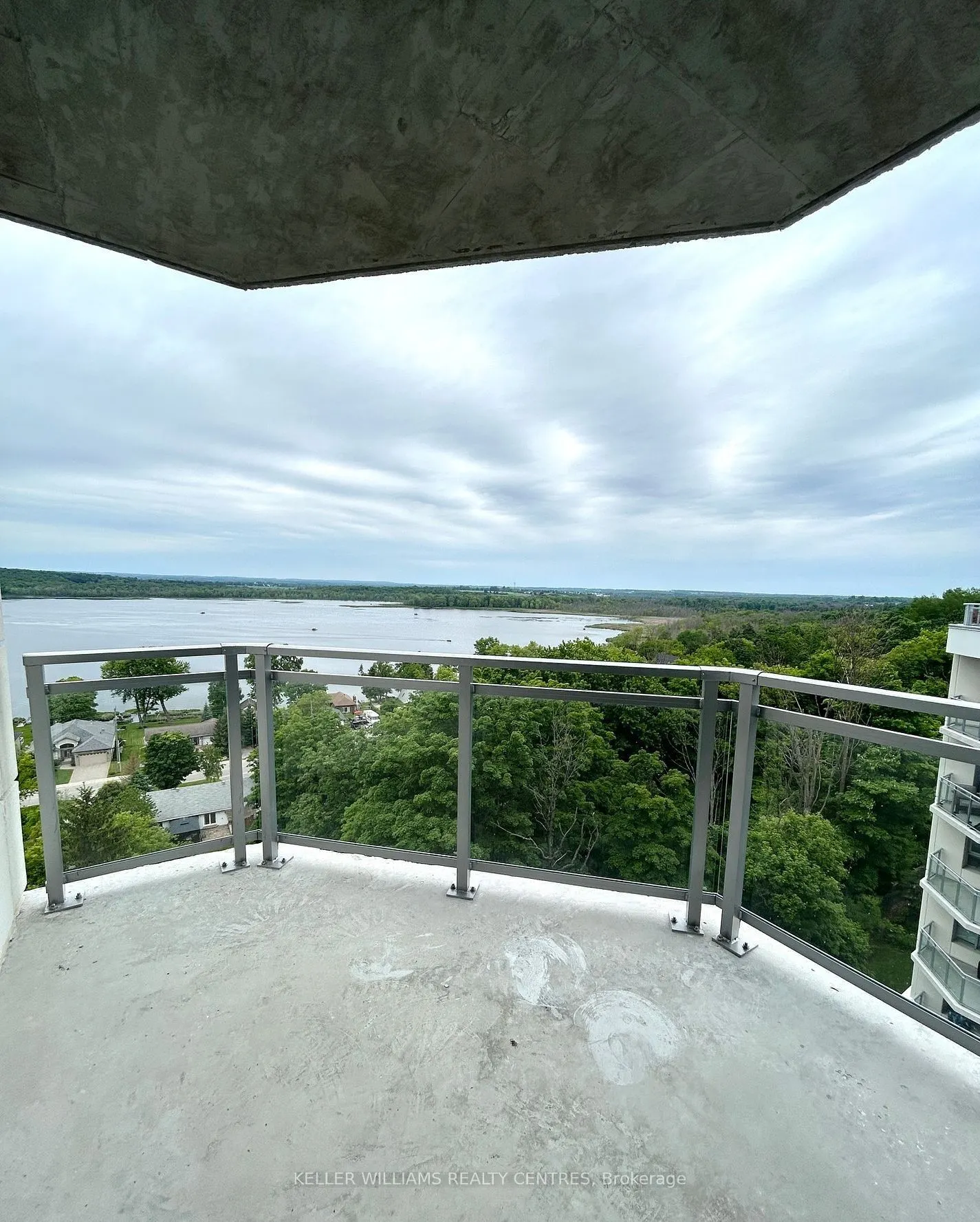 56 Lakeside Terrace, #909