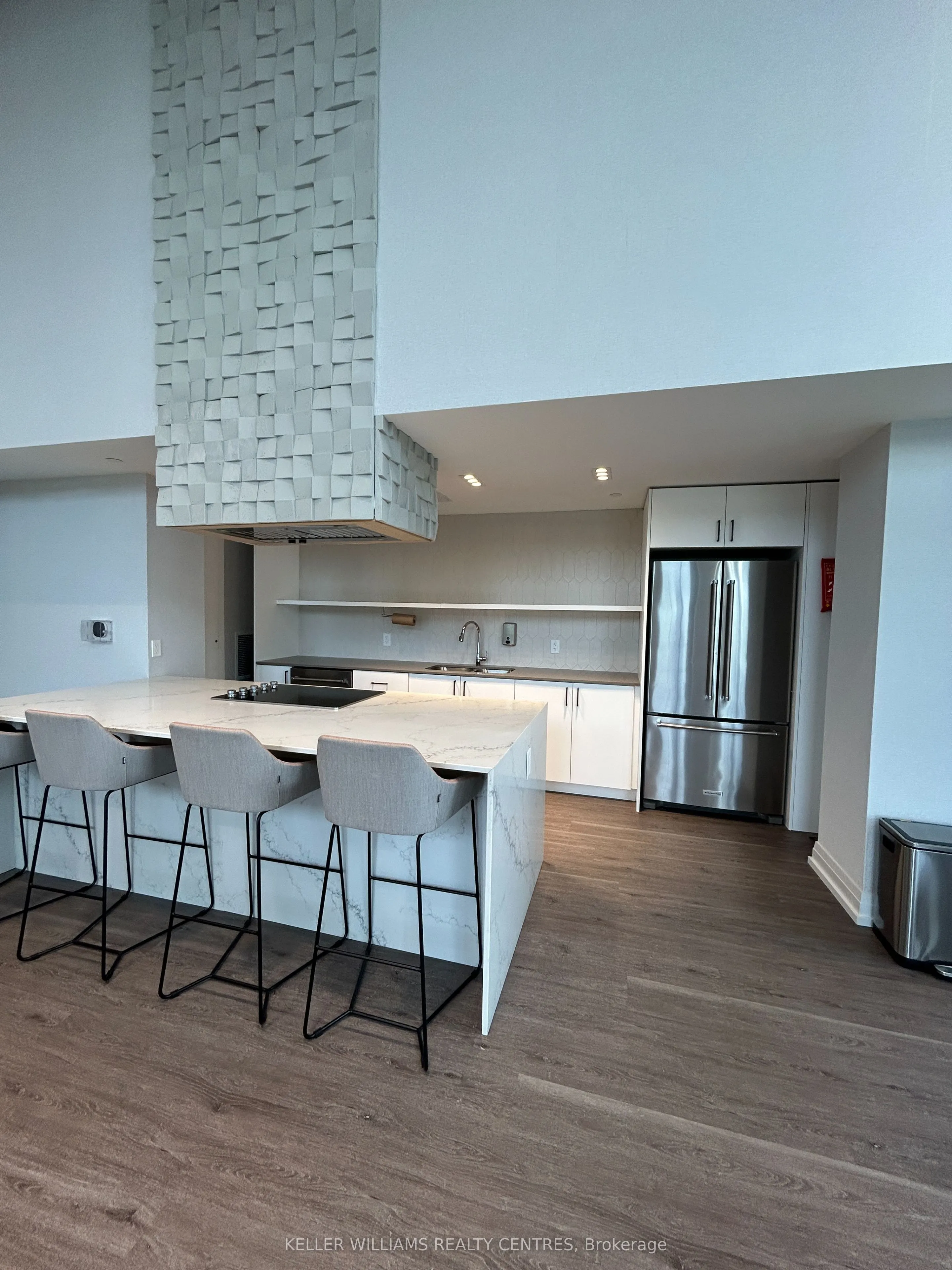 56 Lakeside Terrace, #909