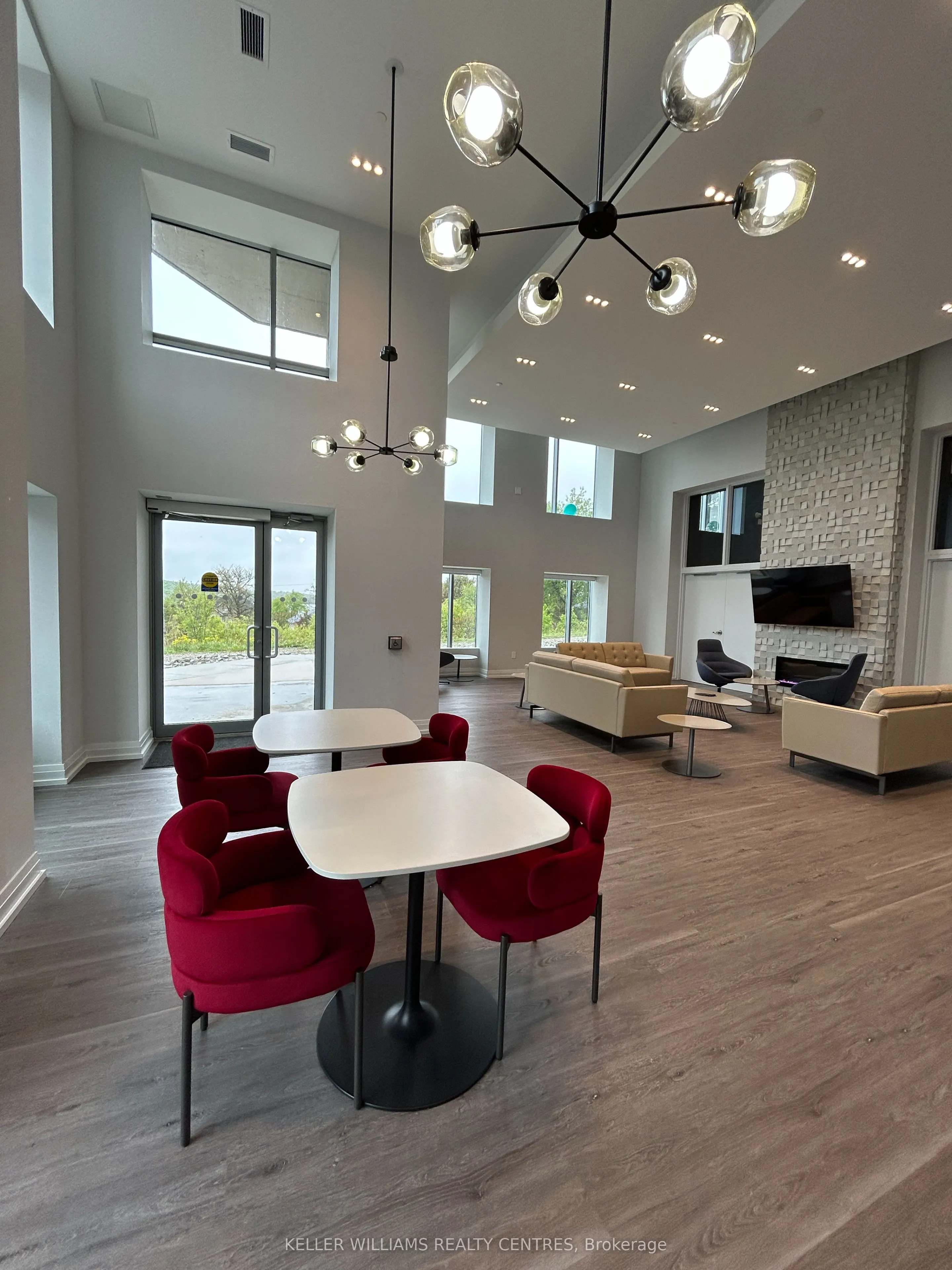 56 Lakeside Terrace, #909