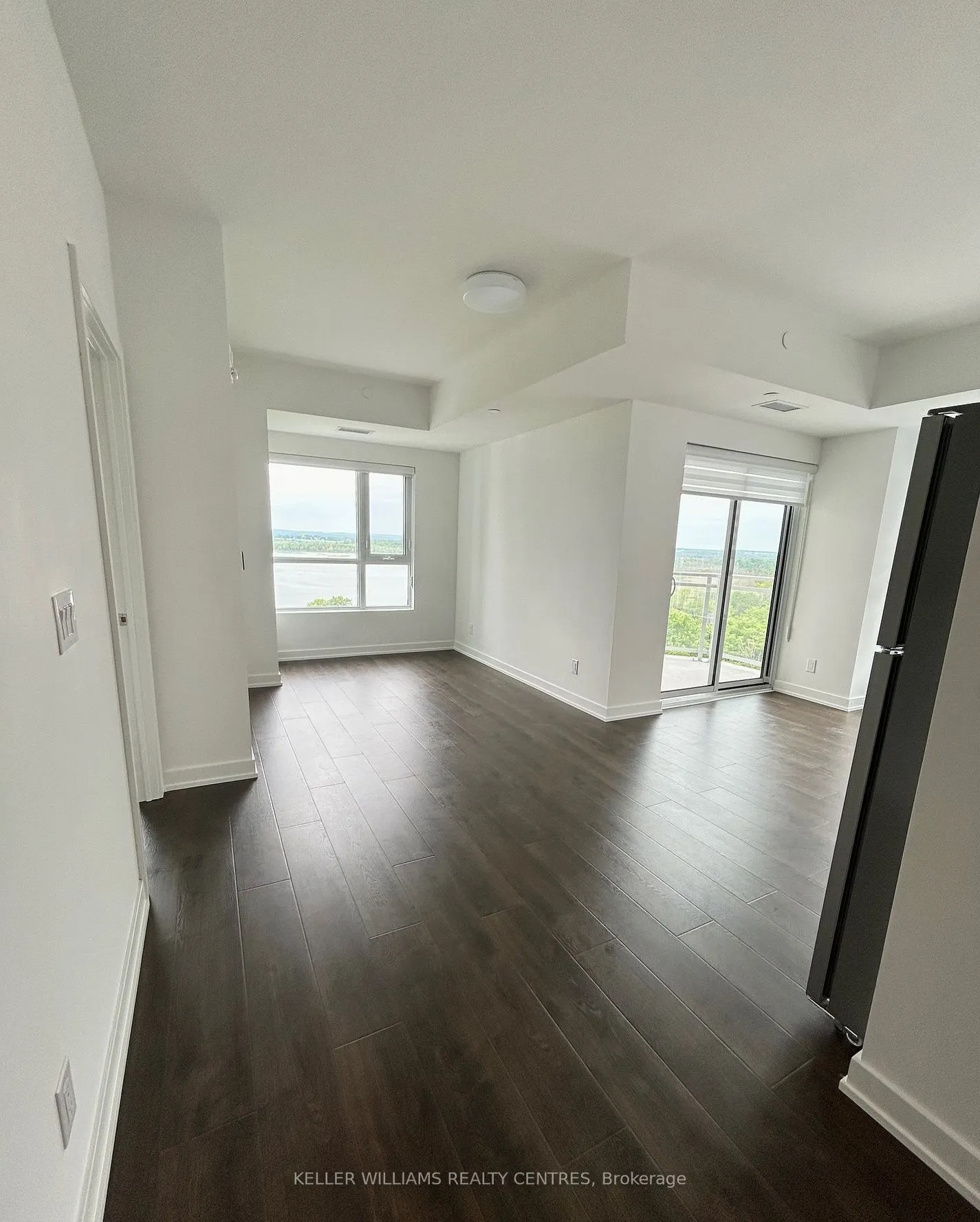 56 Lakeside Terrace, #909
