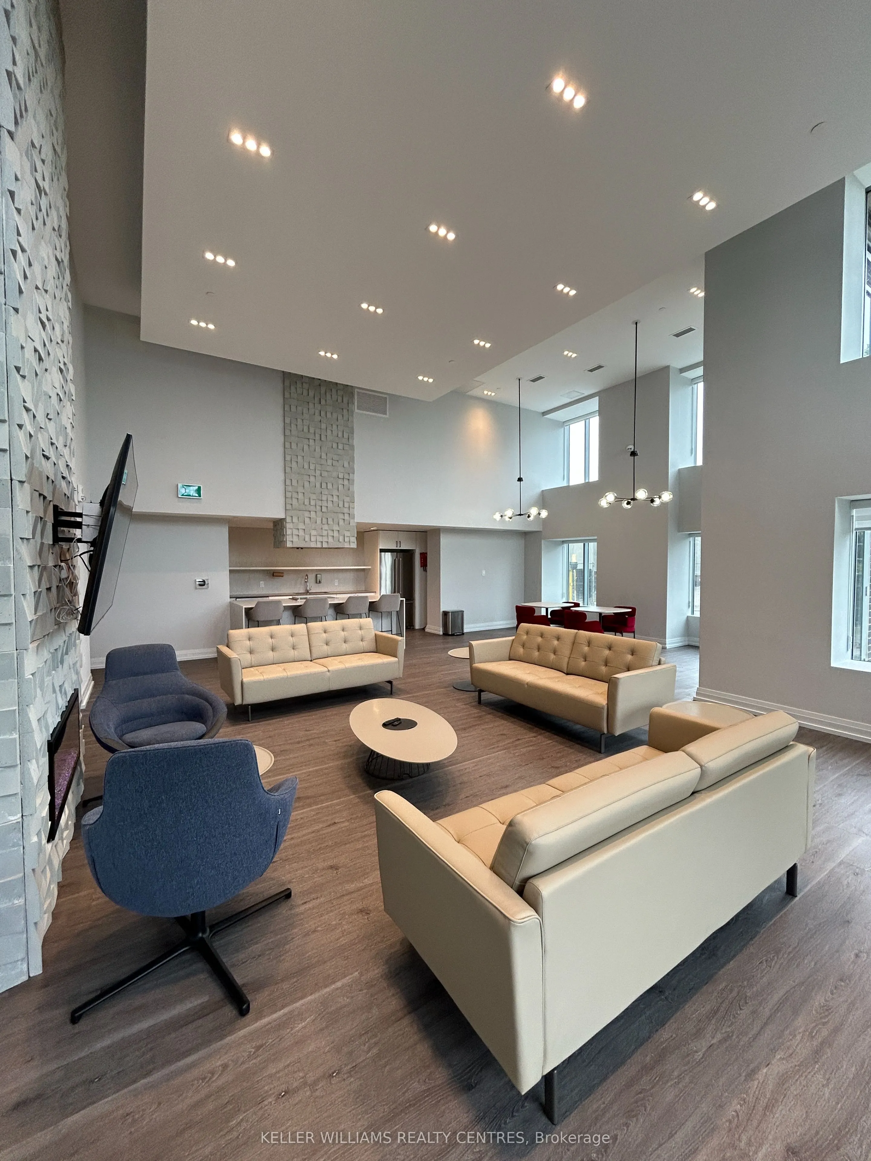 56 Lakeside Terrace, #909
