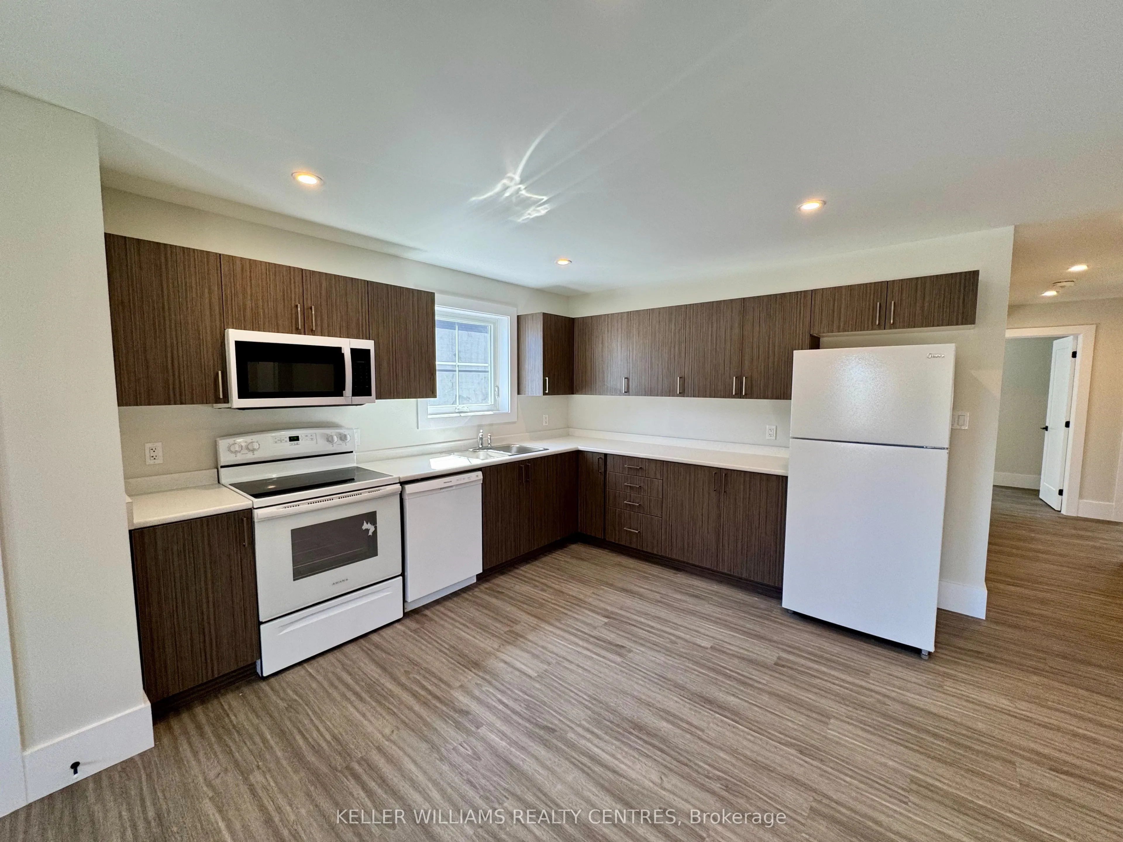 63 Holgate Street, #Main