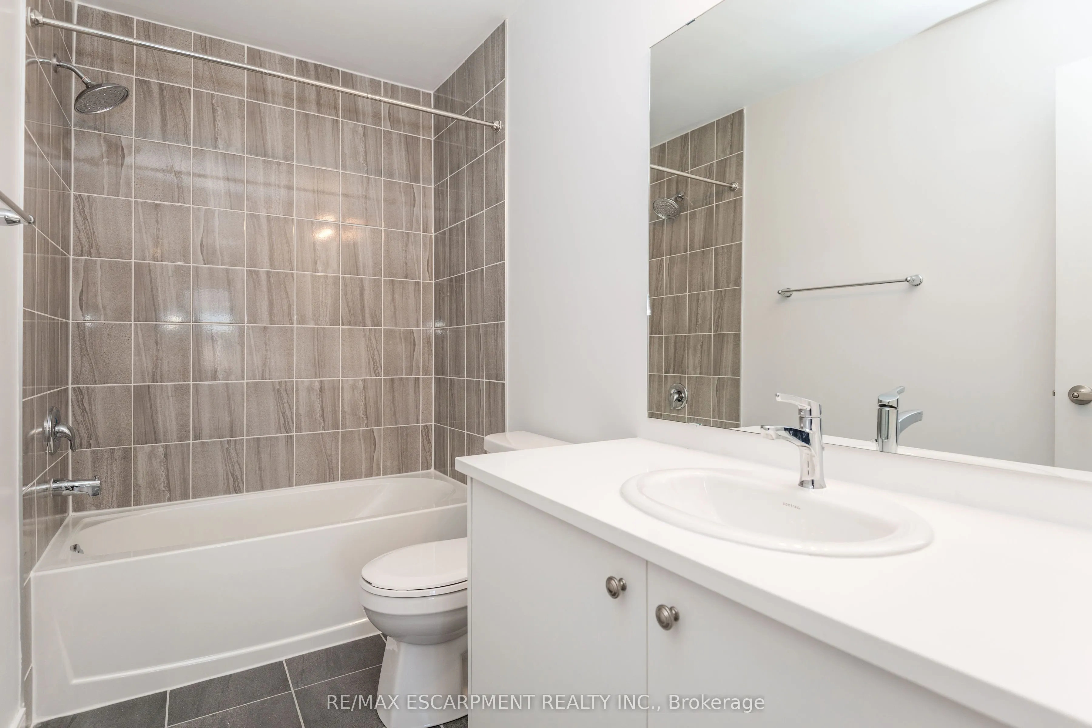 33 Red Maple Lane
