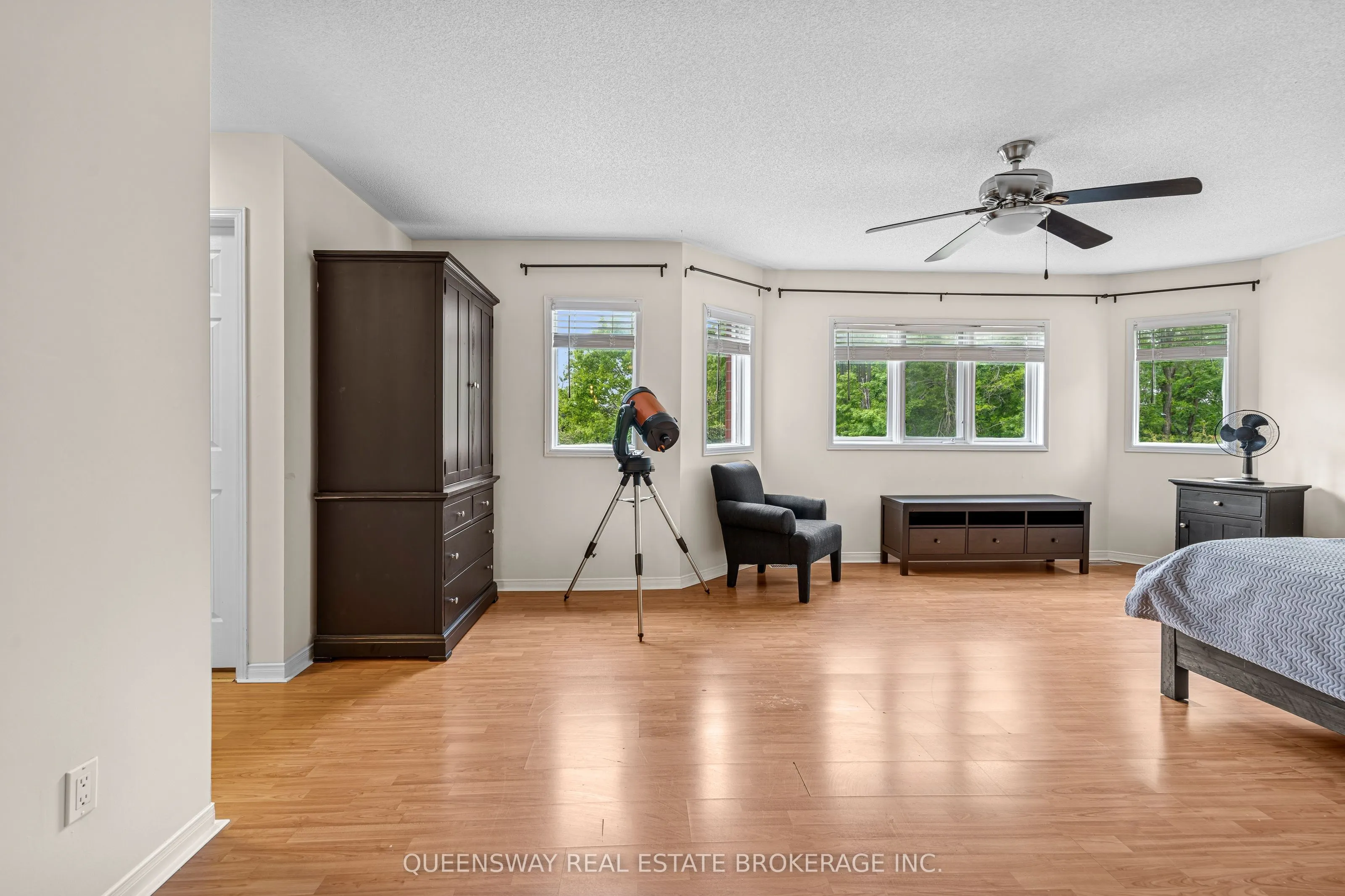 69 CITYVIEW Circle